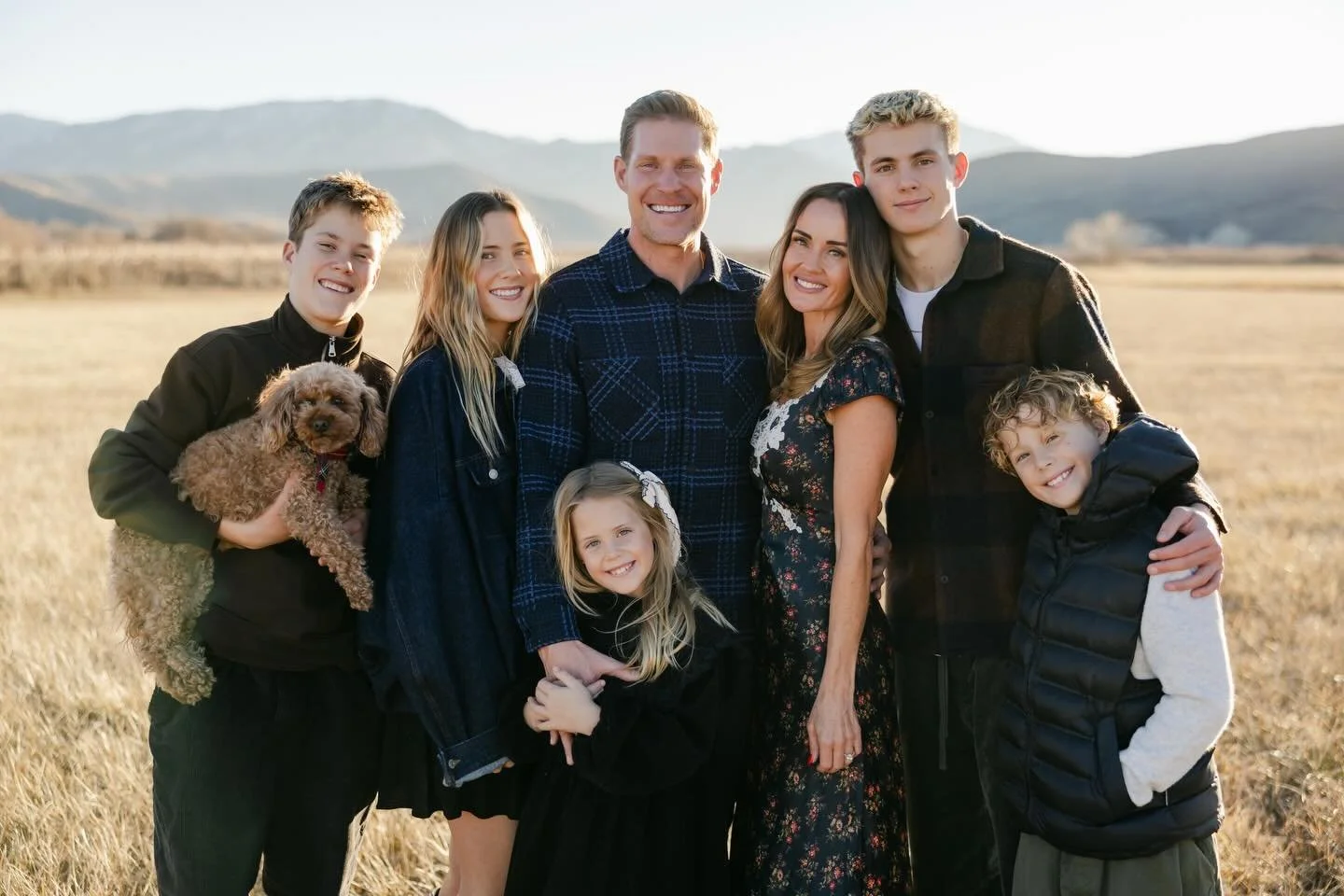 Merry Christmas and a Happy New Year. Thank you for following along and supporting us. We send you all love&hearts;️&hearts;️&hearts;️&hearts;️

Photography of first photo: @lisa_harbertson_photo