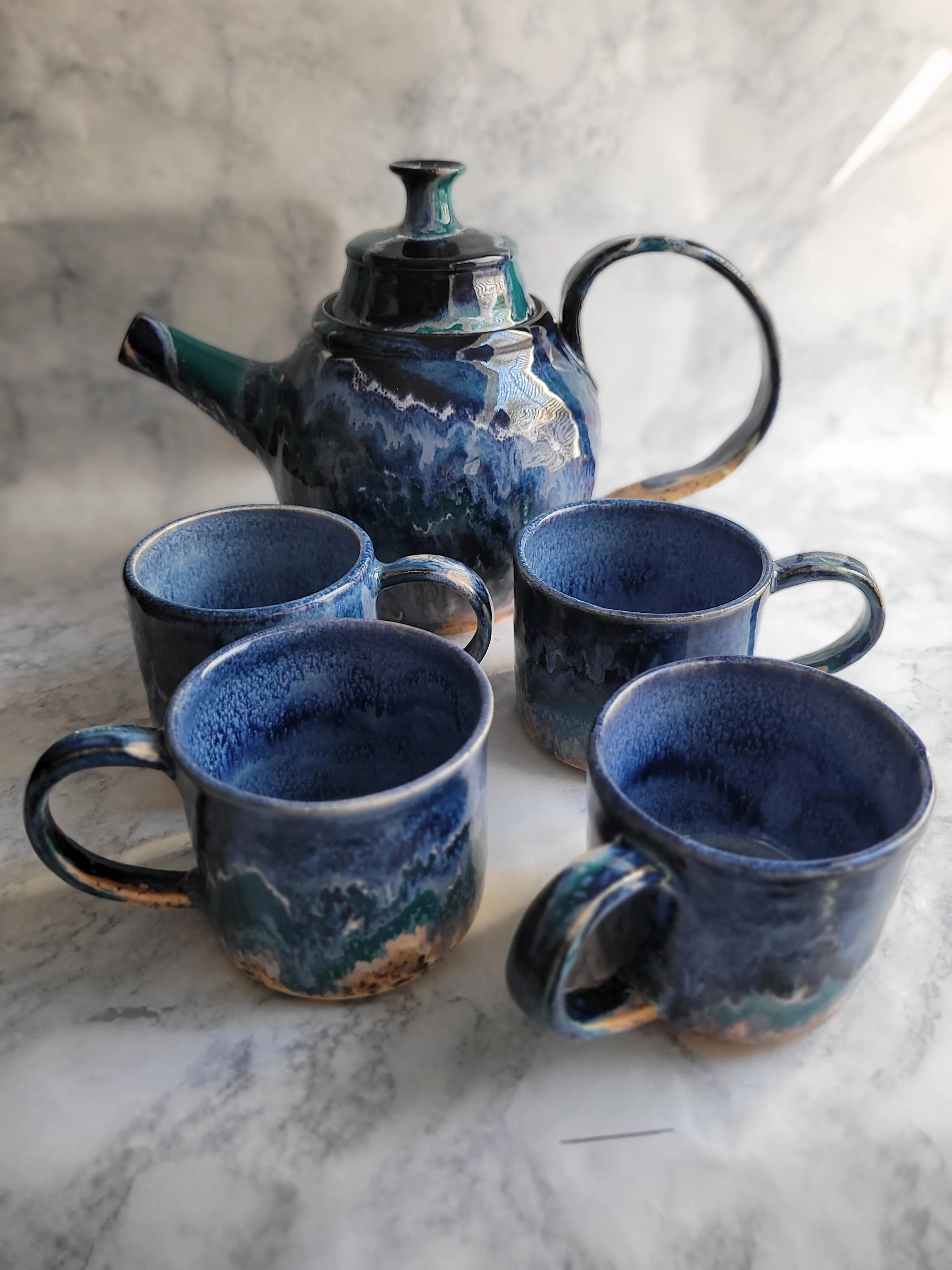 32 oz Ocean Teapot set with 4-6 oz Mugs.
$225.00