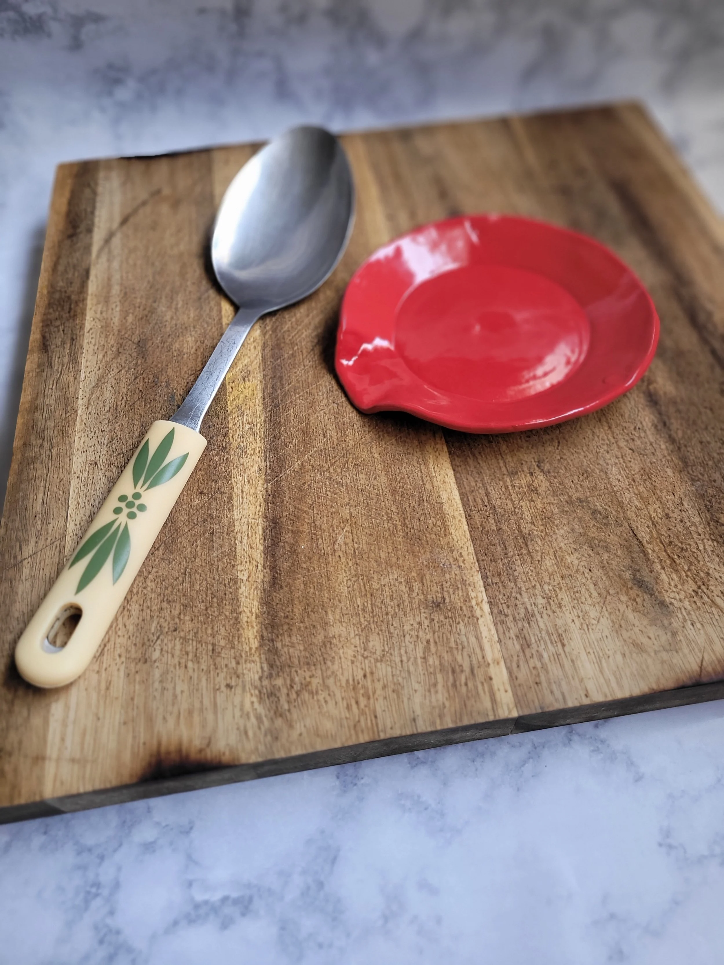 Red Gloss Spoon Rest.