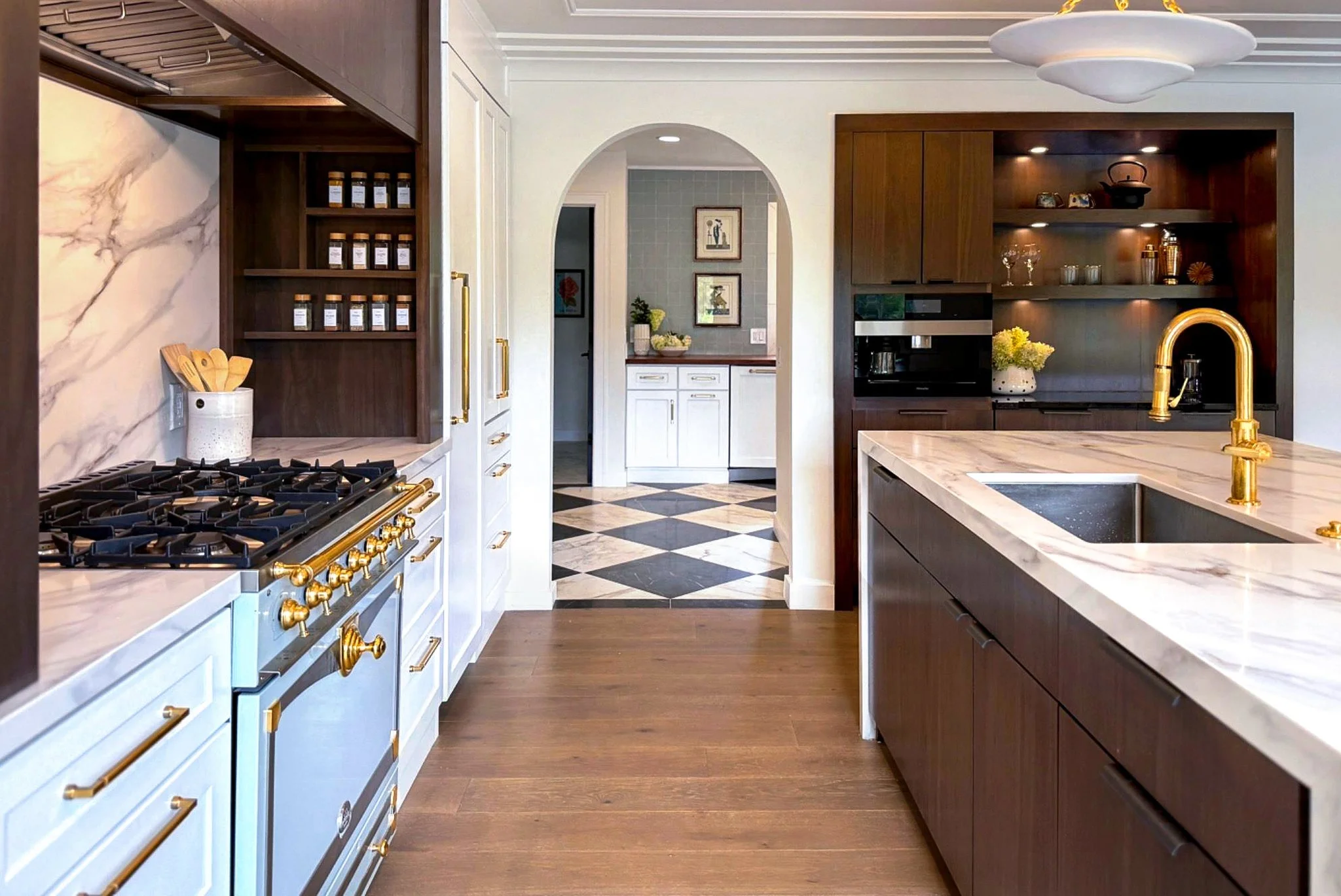 kitchen_luxury_slide 2.4.jpg
