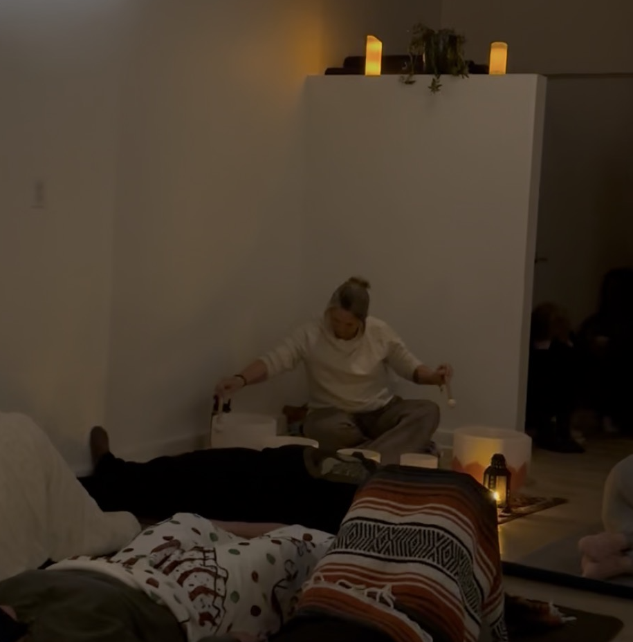 sound bath image at Buckeye Lake Yoga studio