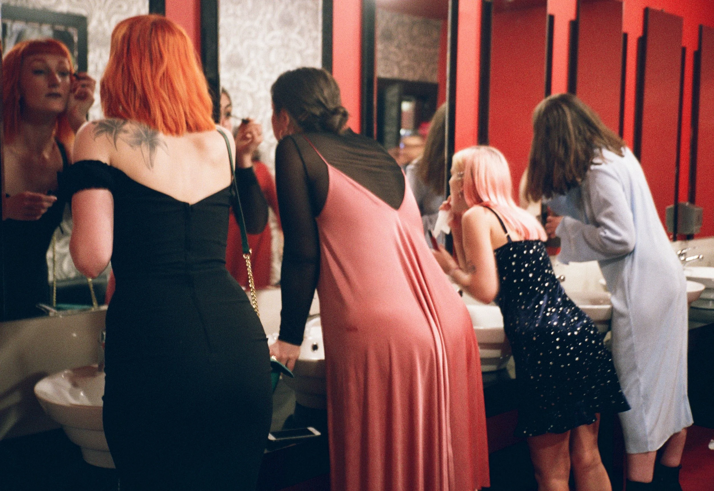 Lasses at Tay's wedding, Leicester, 2019.jpg