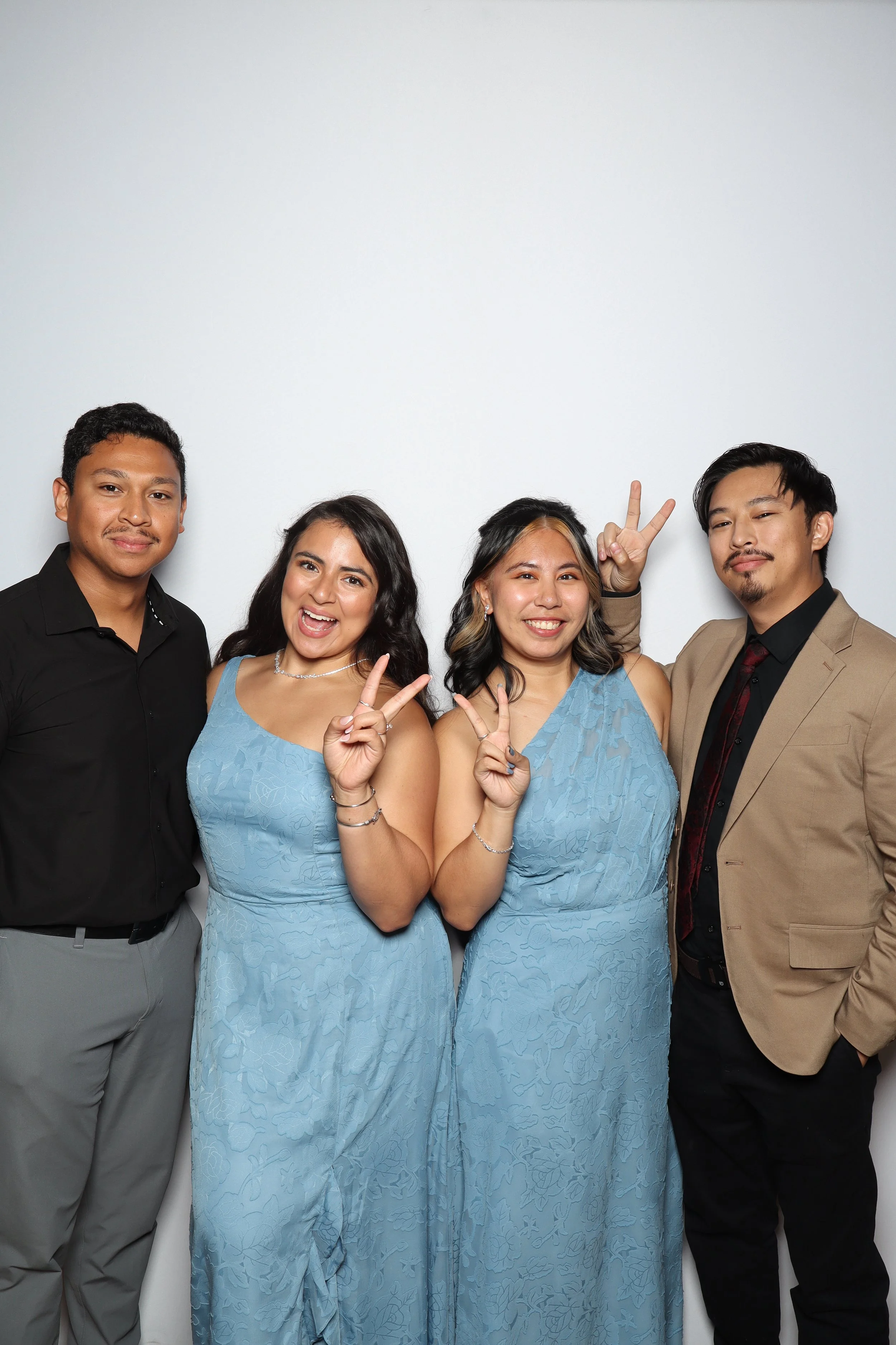 Couples  at a wedding photo booth in Richmond VA