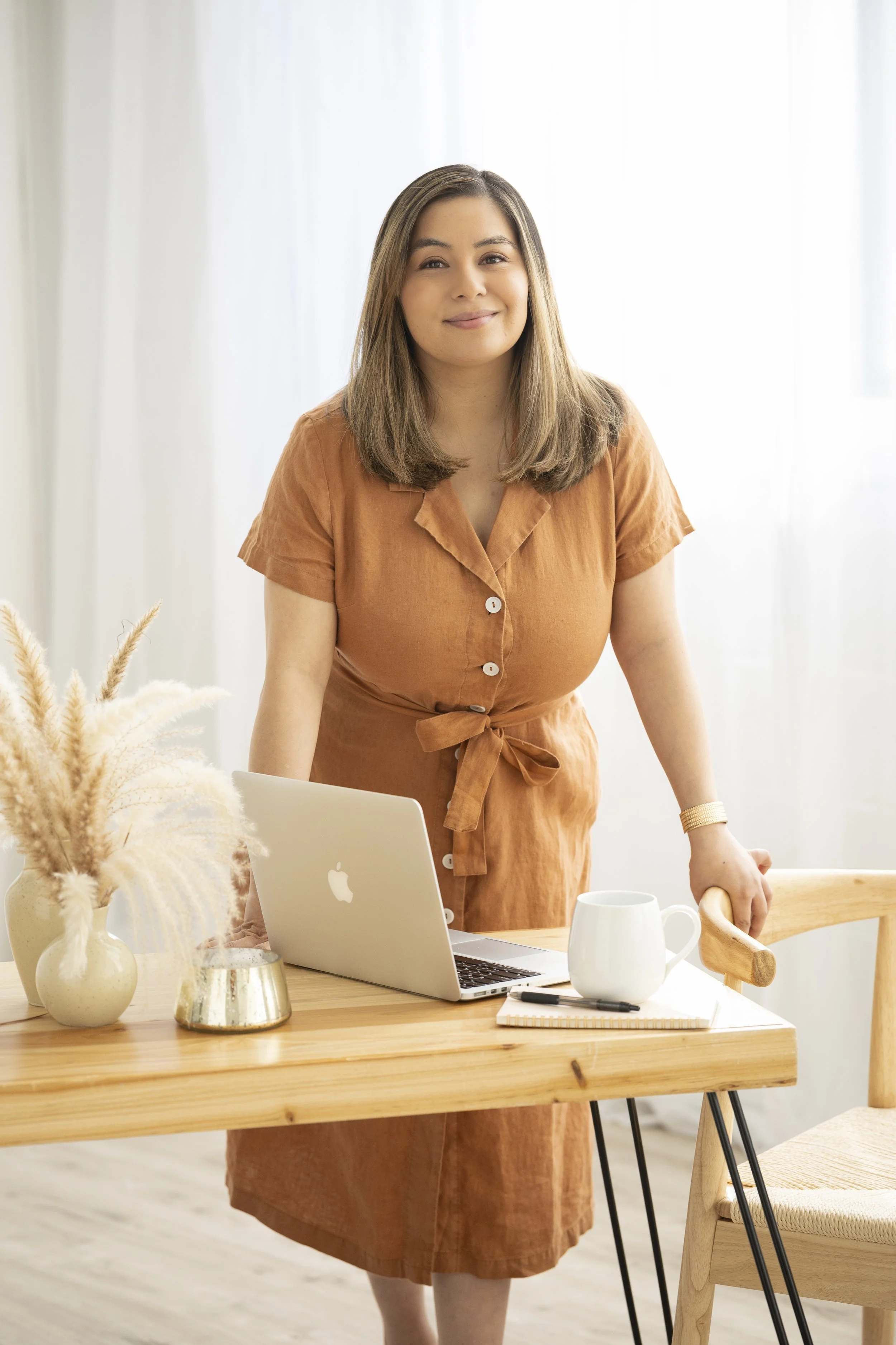 Ana Lozano, trauma-informed psychotherapist in Minnesota specializing in high-functioning adults