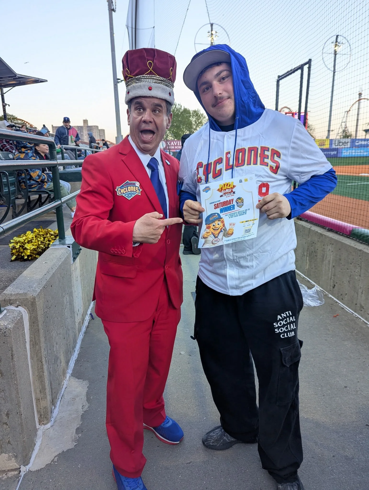 🍕⚾ WINNER, WINNER&hellip; PIZZA DINNER! ⚾🍕

Congratulations to Friday night&rsquo;s winner of 2 Pizza Wars tickets at the Brooklyn Cyclones game! 🪩🍕

And the best part? Everyone with a ticket to today&rsquo;s Cyclones games is automatically enter