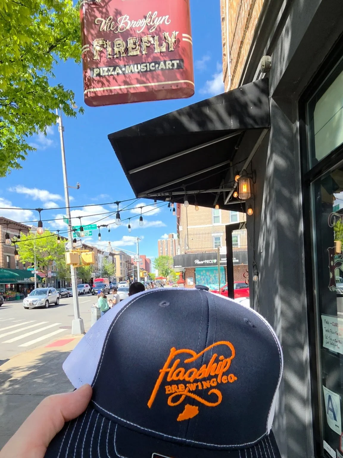 🍕🍻 Community tastes better when we collaborate.

A huge thank you to @flagshipbrewery for coming out to The Brooklyn Firefly and sharing some of their great beer with our Pizza Wars crowd! If you find yourself on the other side of the Verrazano mak