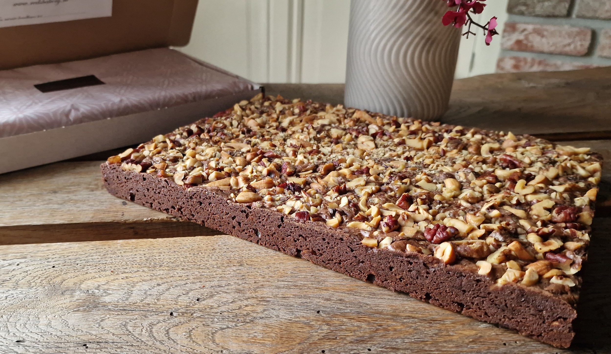 Nutty brownie xl.jpg