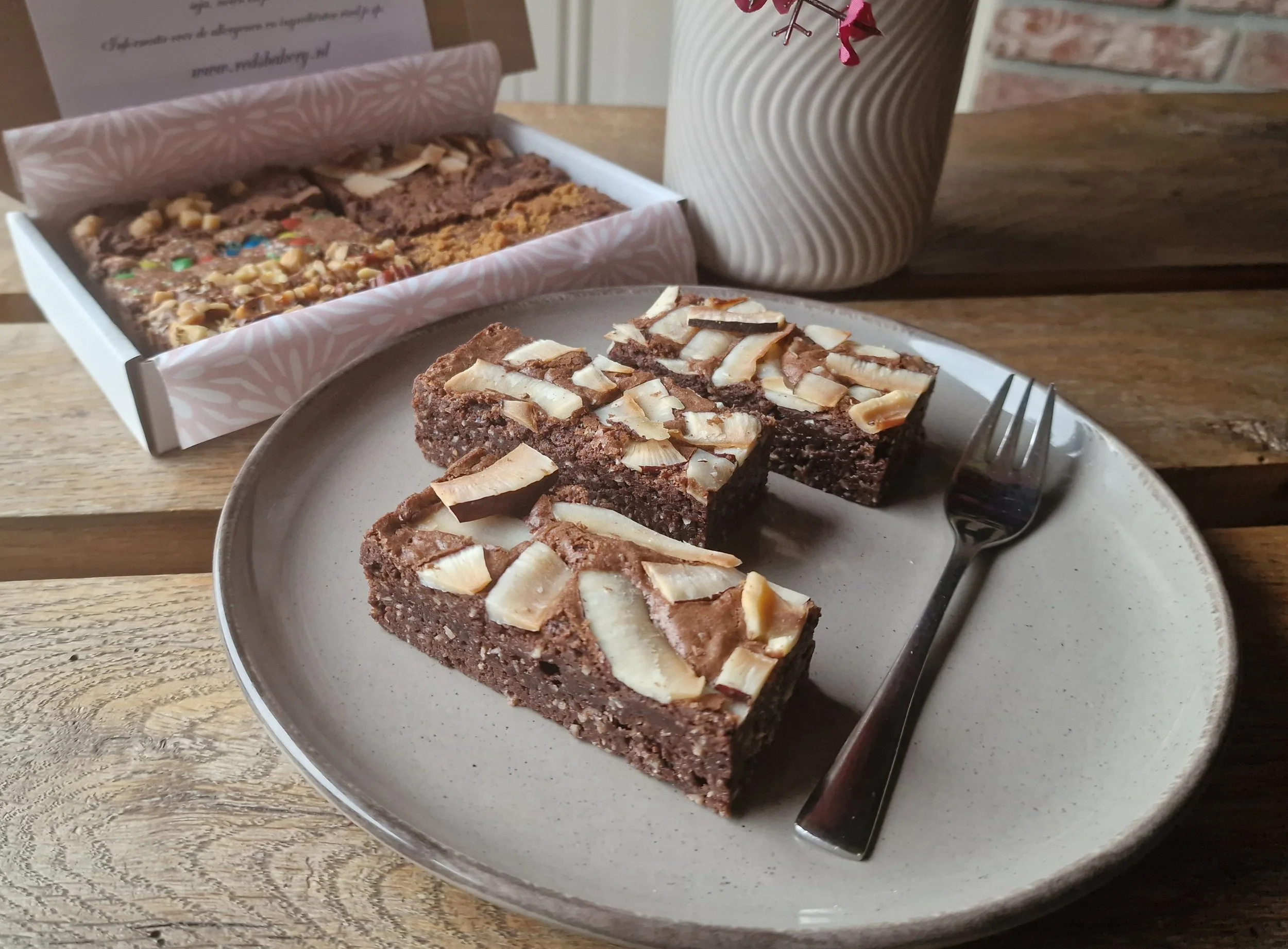 Coconut brownie