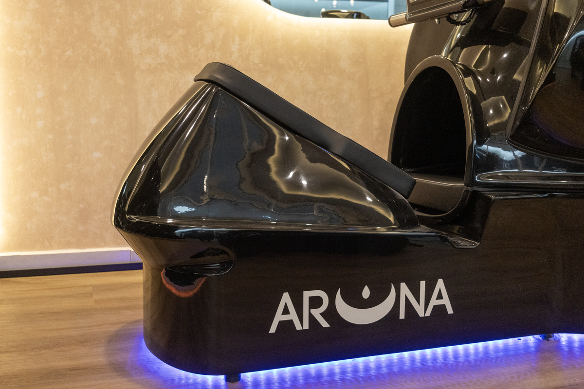 Una innovadora cápsula de fitness equipada con una bicicleta incorporada, donde el entrenamiento se apoya en la terapia de vacío e infrarrojos, haciendo que el proceso de quema de grasa sea cuatro veces más rápido que durante el entrenamiento