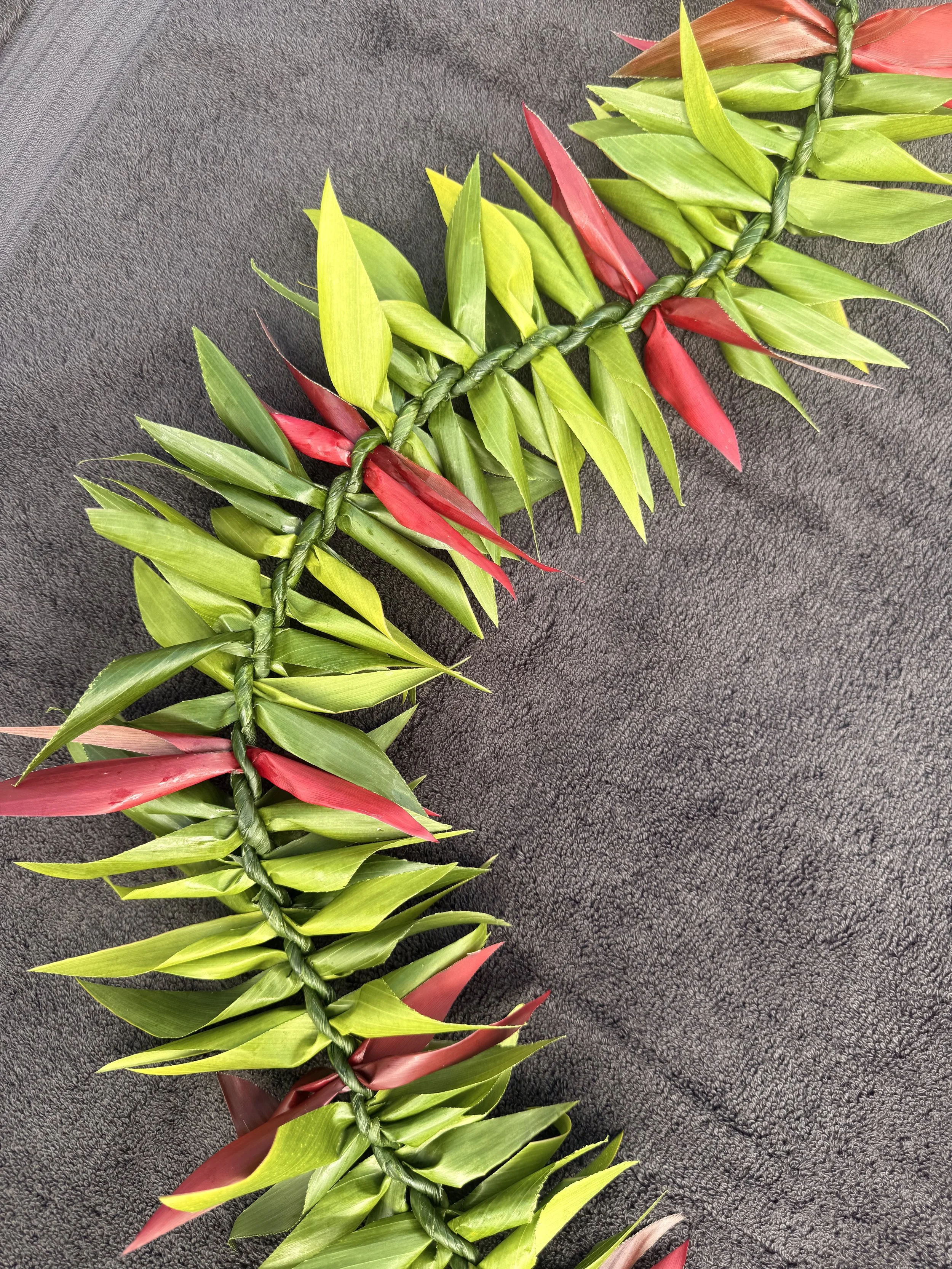 Full Maile Style Ti Lei w/ Hint of Color