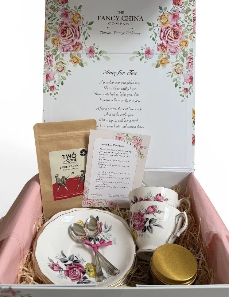 Royal Vale "Rose Spray" Remembrance (ref. 13)