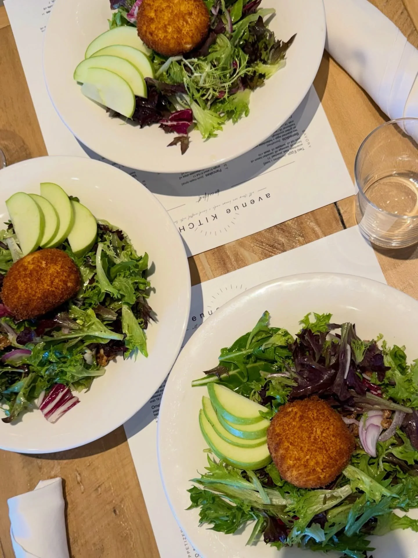 When the table orders three of the same salad, you know it&rsquo;s good!🥗✨

#saladenvy #lunchideas #avenuekitchen #housemade