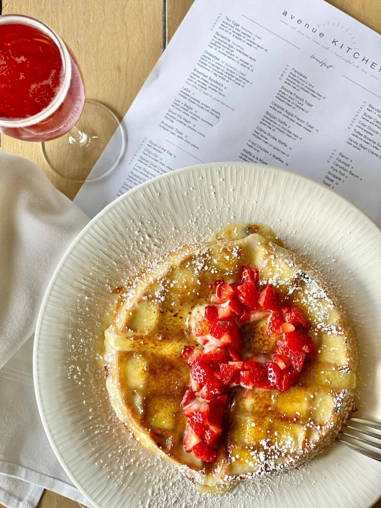 Opening Day hits different ⚾️
our cr&egrave;me br&ucirc;l&eacute;e waffle is in its moment. Go Phils!❤️ #phillies #openingday