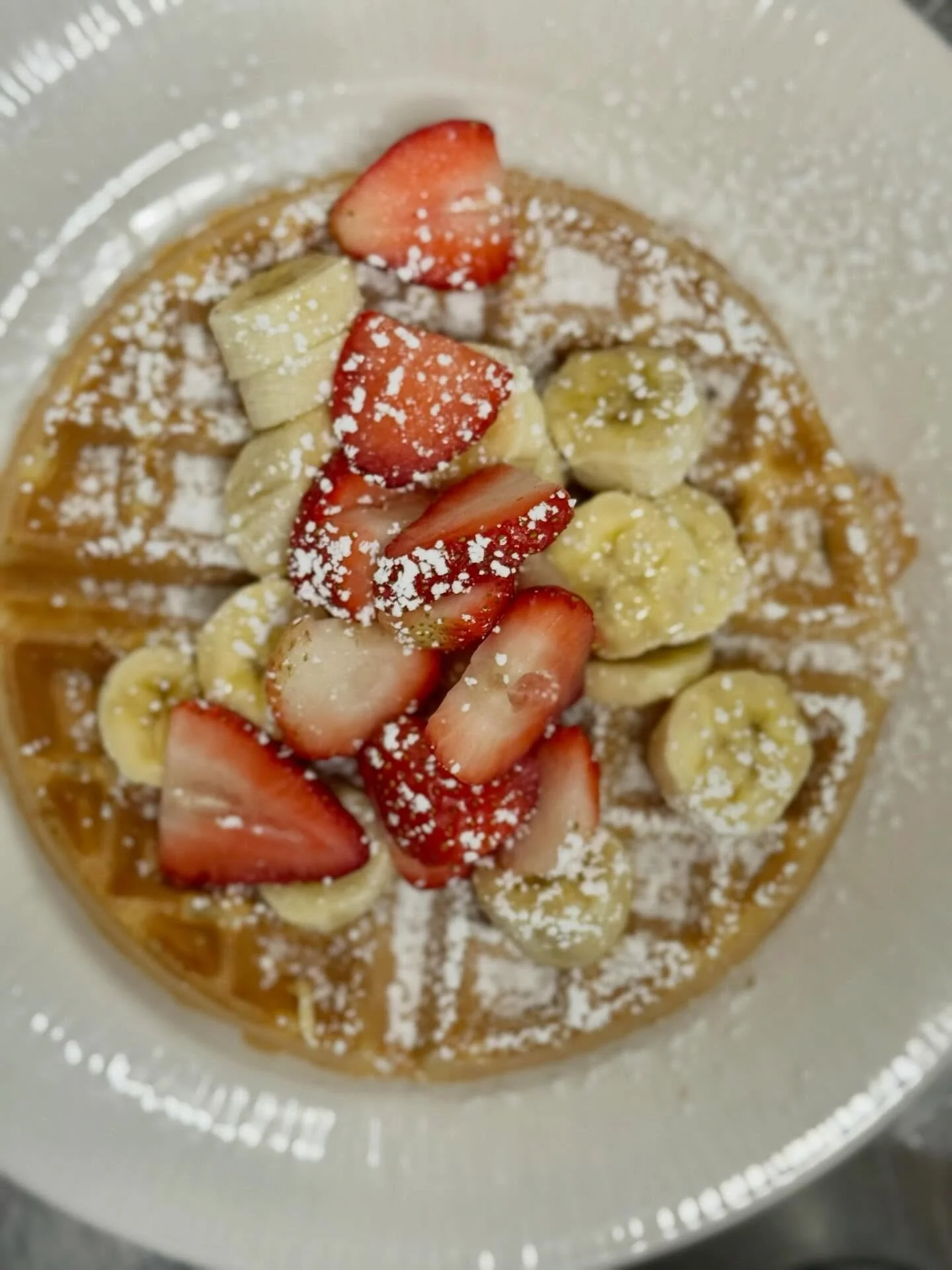 Golden, crispy, and topped just right 🍓🍌
Because waffles should always feel a little extra.