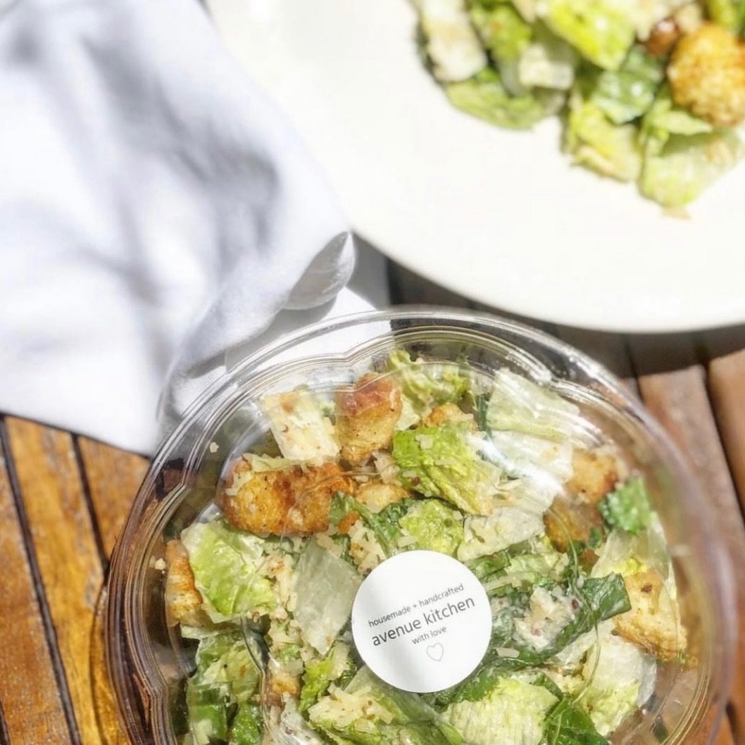 Caesar salad: simple, classic and made with love 🫶🏻 {dine🍴or dash 🚗}

#caesarsalad #lunch #togo #doordash #dinein