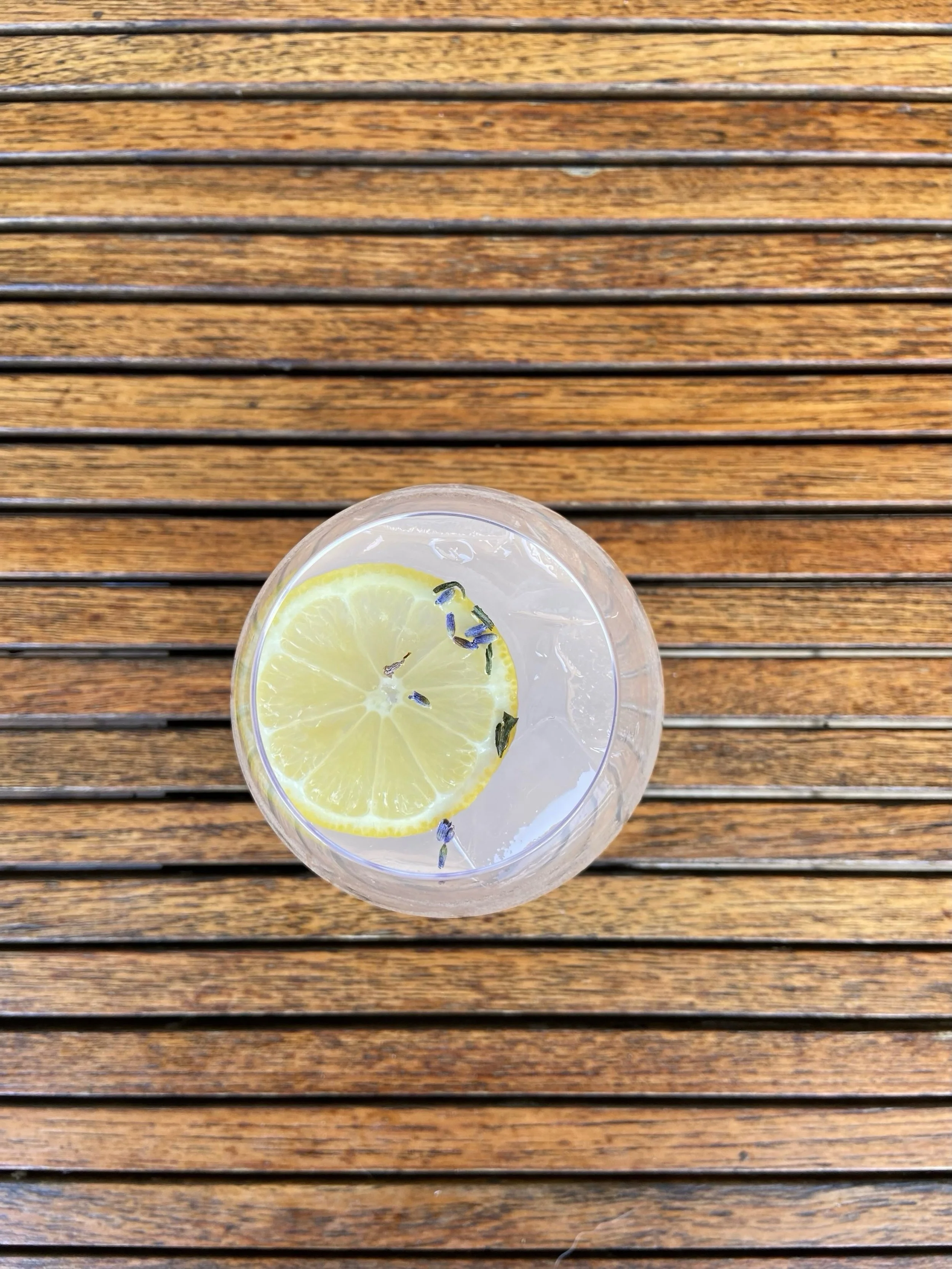 sipping on the last days of summer 🍋 {lavender lemonade} 

#avenuekitchen #glenmills #summersips #delco