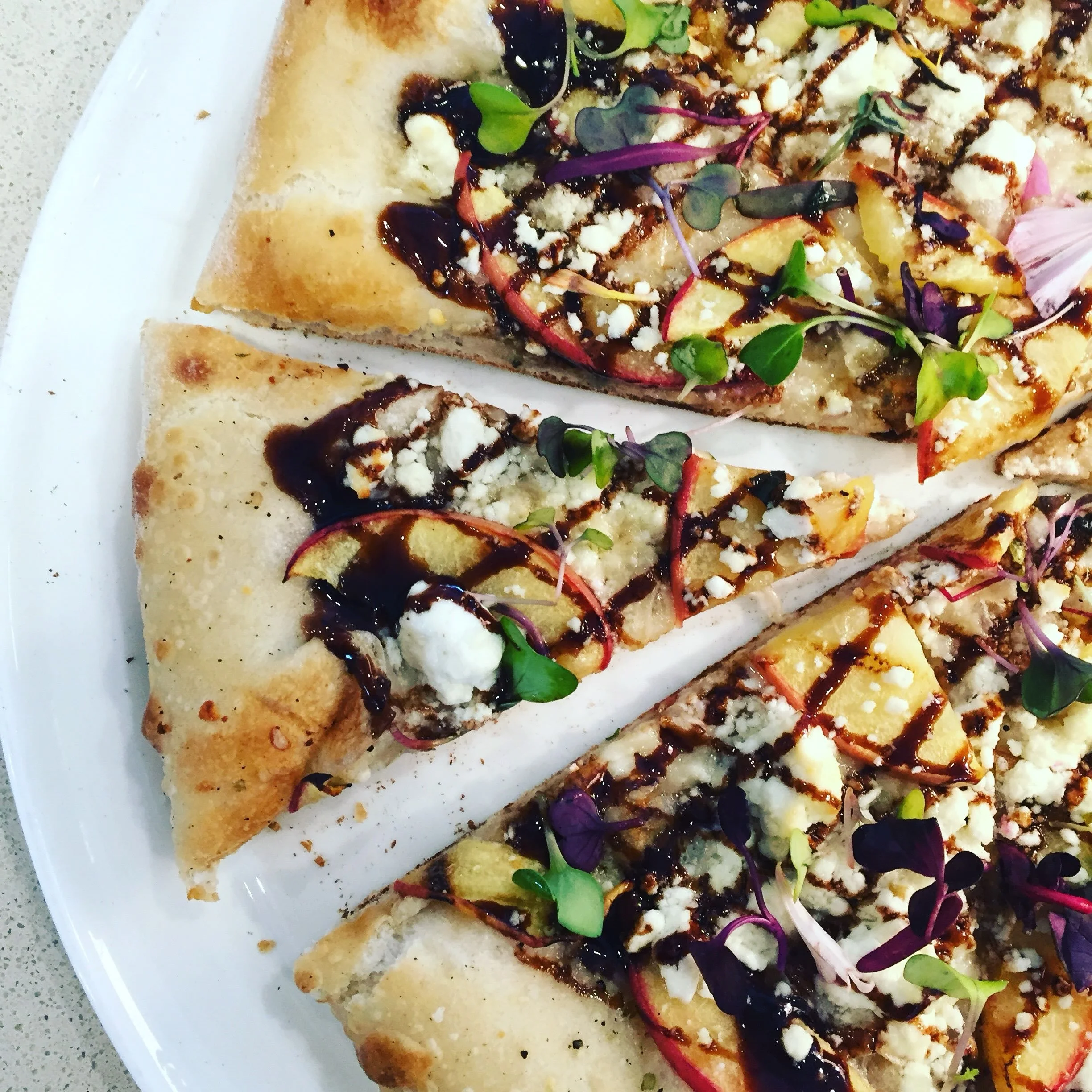 peach season, but make it pizza. 🍑
sweet peaches, creamy goat cheese + the perfect late-summer bite. {while supplies last} 

#avenuekitchen #glenmills #pizza #peachseason #tgif