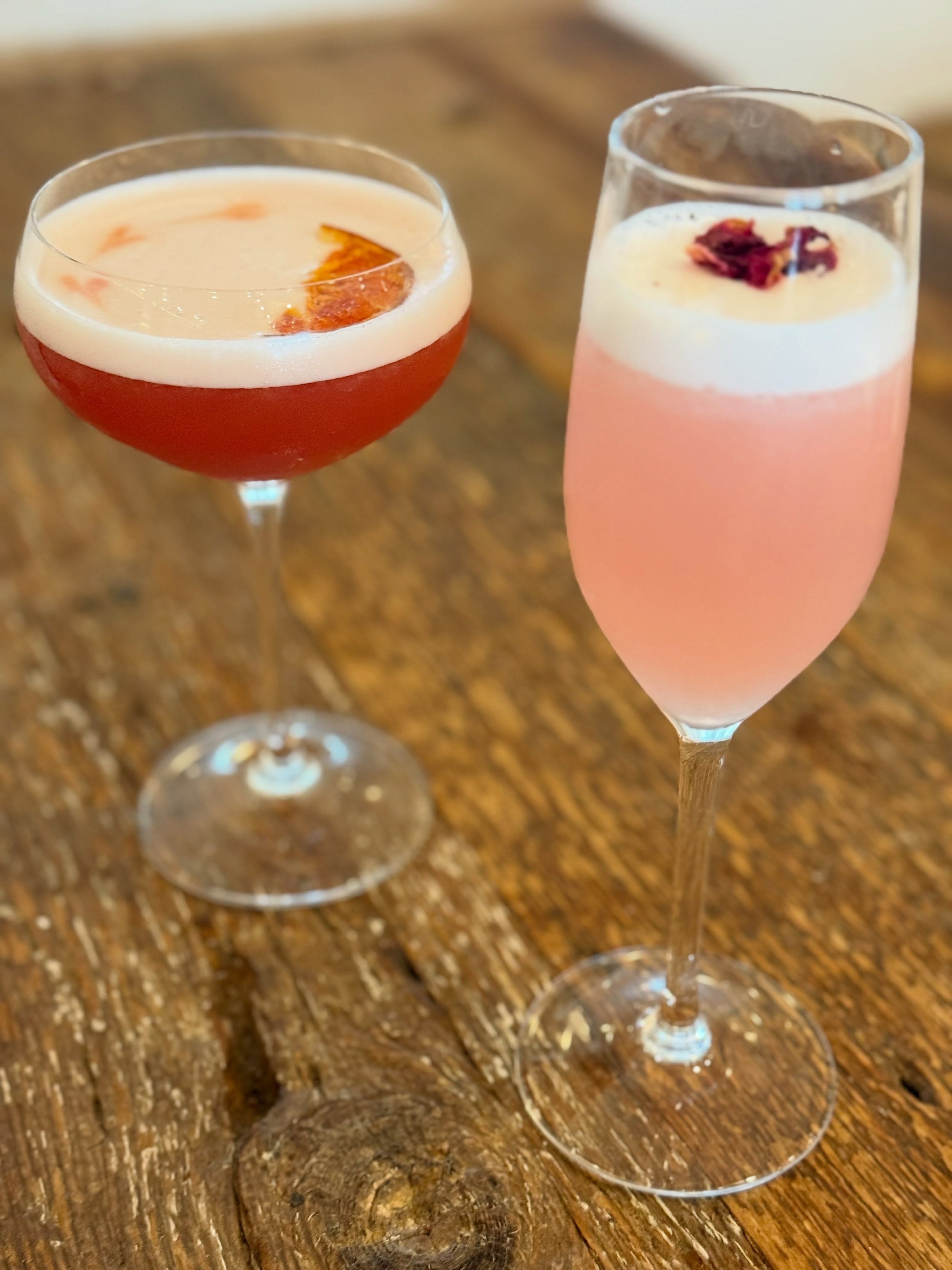 pretty in pink 🩷 {a little extra for october} 

#breastcancerawareness 
#thinkpink
#avenuekitchen
#prettyinpink
#cocktails