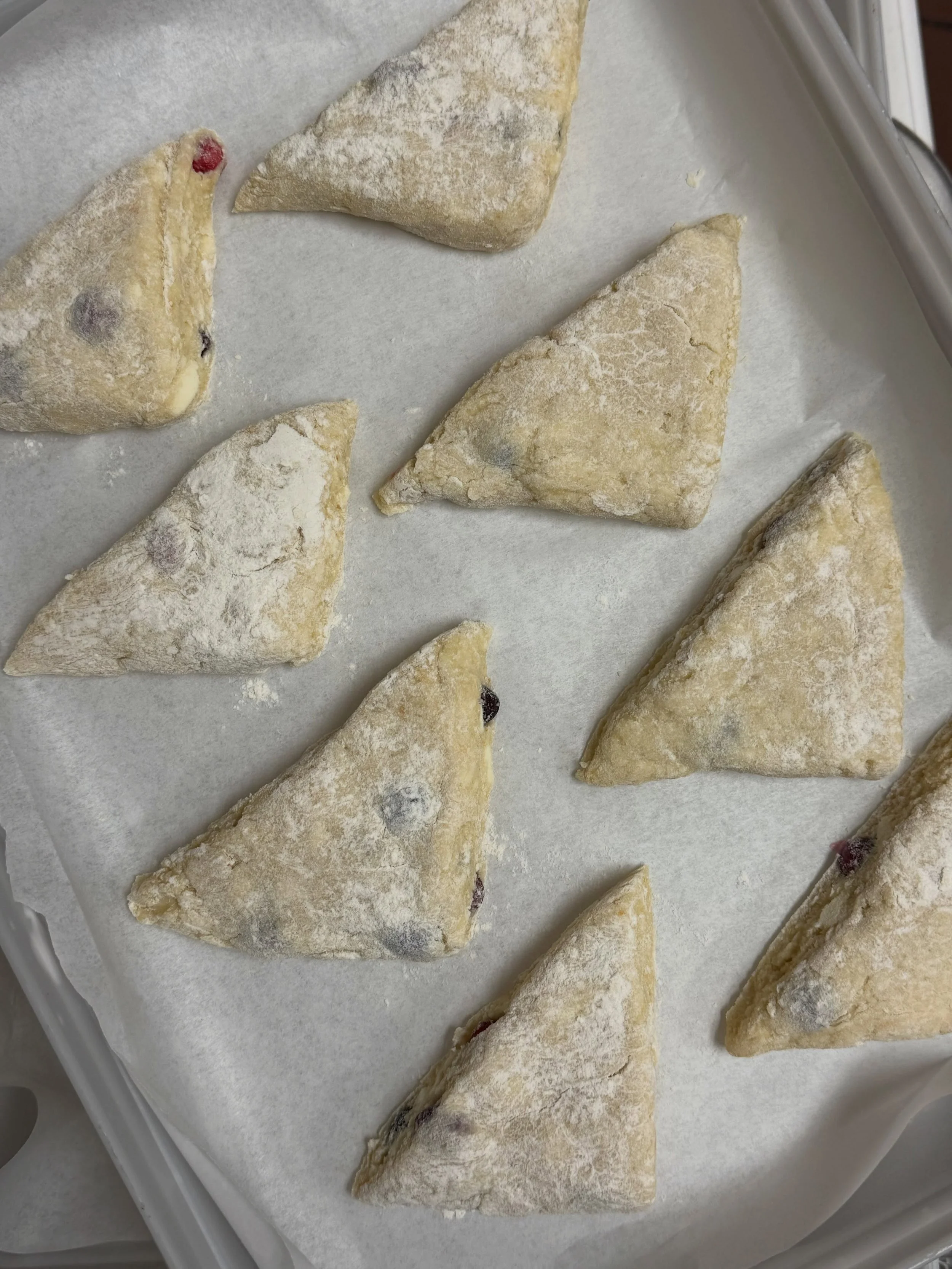 Before ➡️ After 
Rolled, shaped, baked, all right here 🫶🏻 scones, biscuits + bagels. made with love 🤍

#madeinhouse
#madefromscratch 
#freshbaked 
#delcoeats
#avenuekitchen