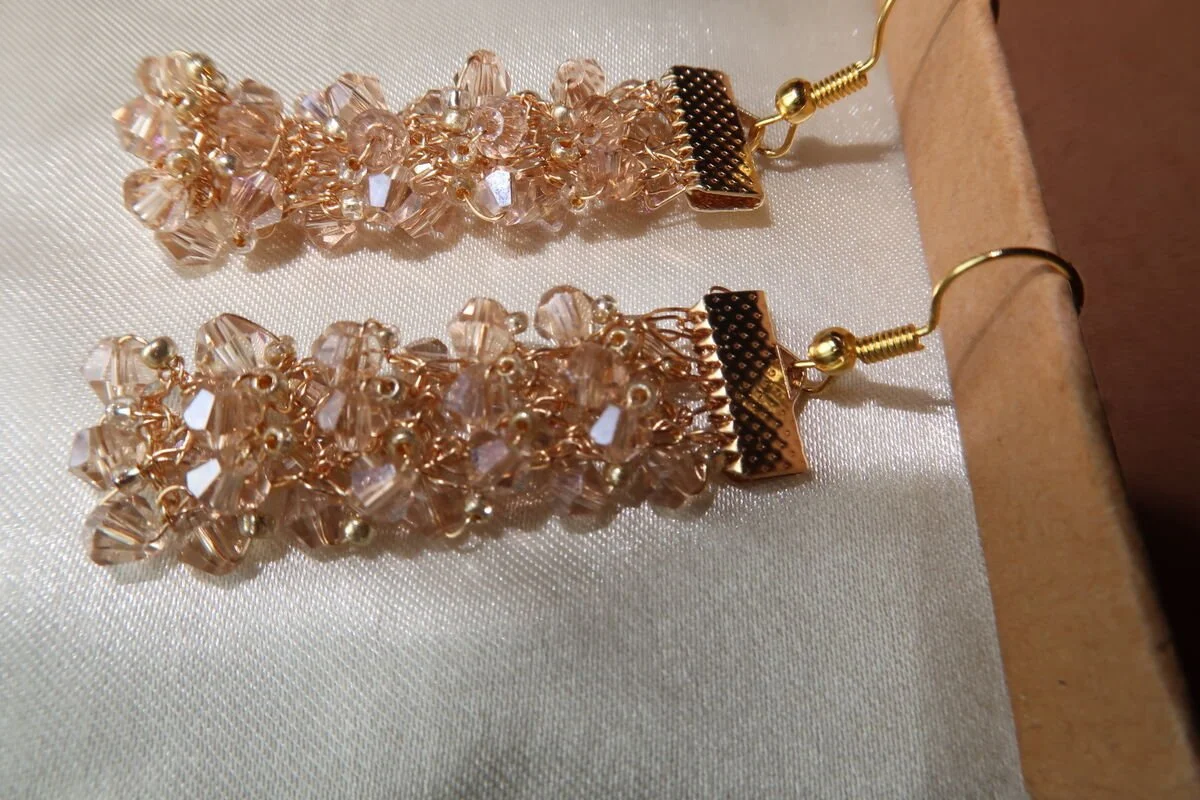 earring-stylish-dangly- side.jpg