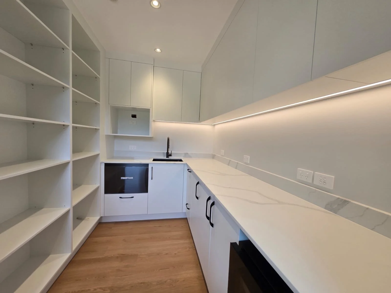 Walk-in scullery pantry – Kerikeri