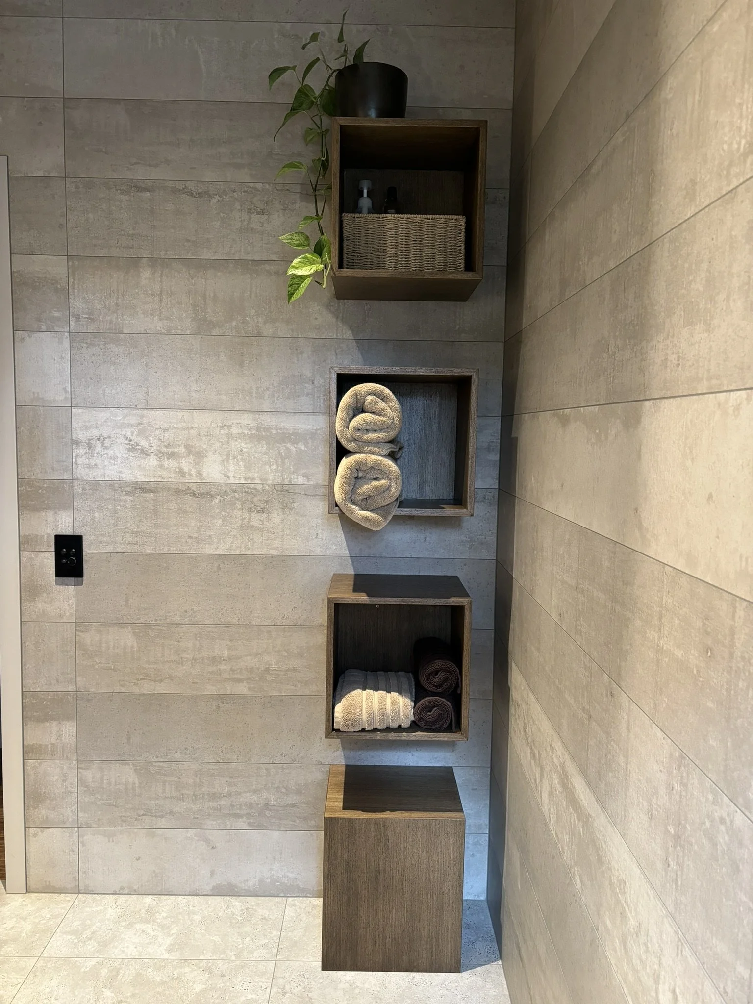 Bathroom shelving – Kerikeri