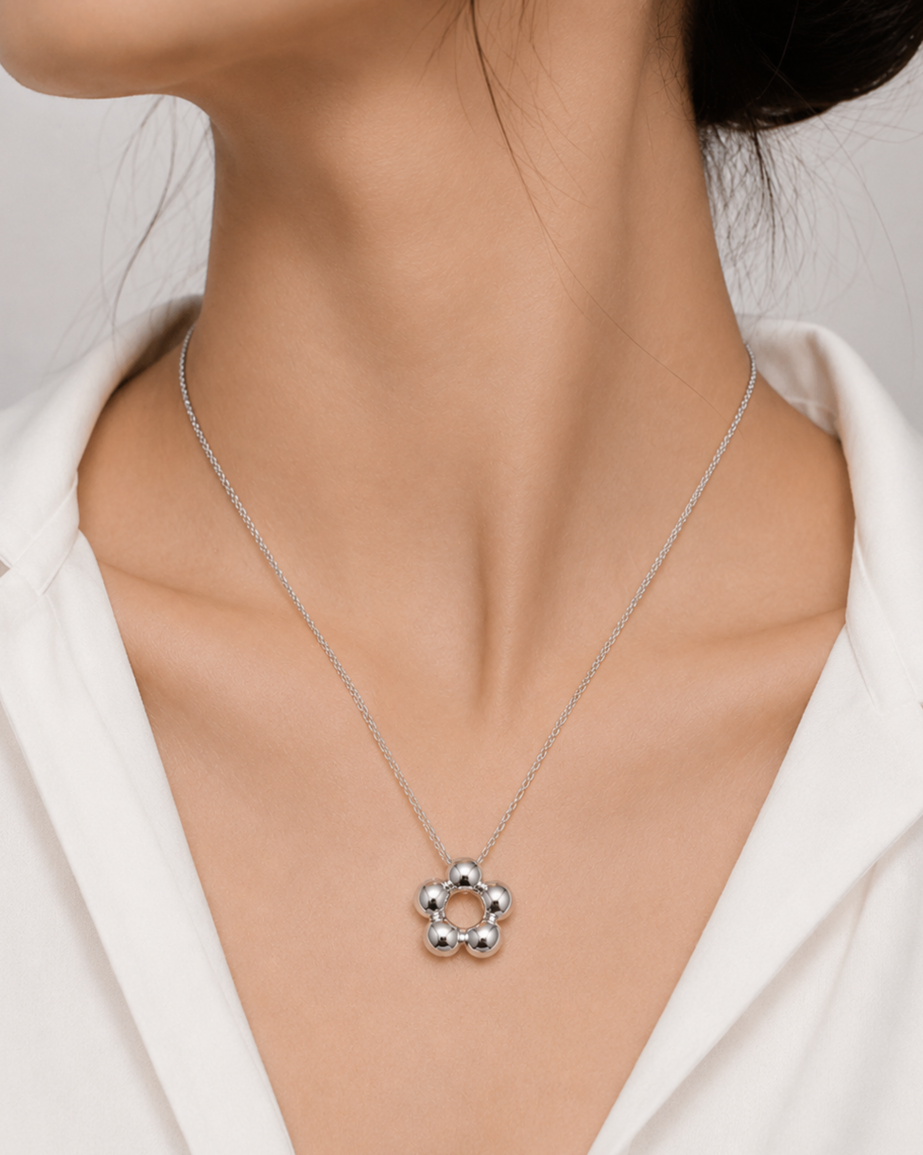 The Lili Necklace