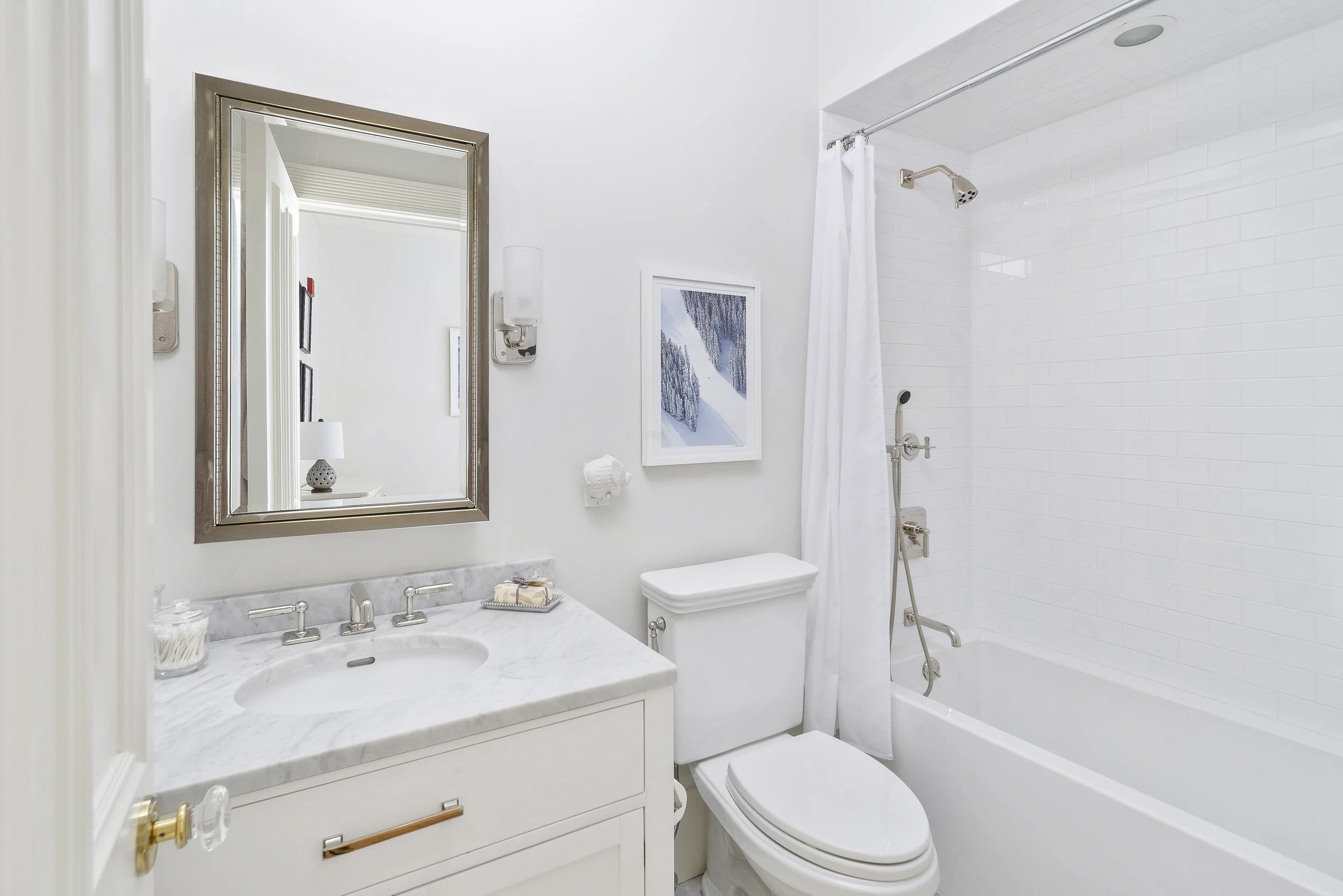WEB-6BATHROOMS-4.jpg