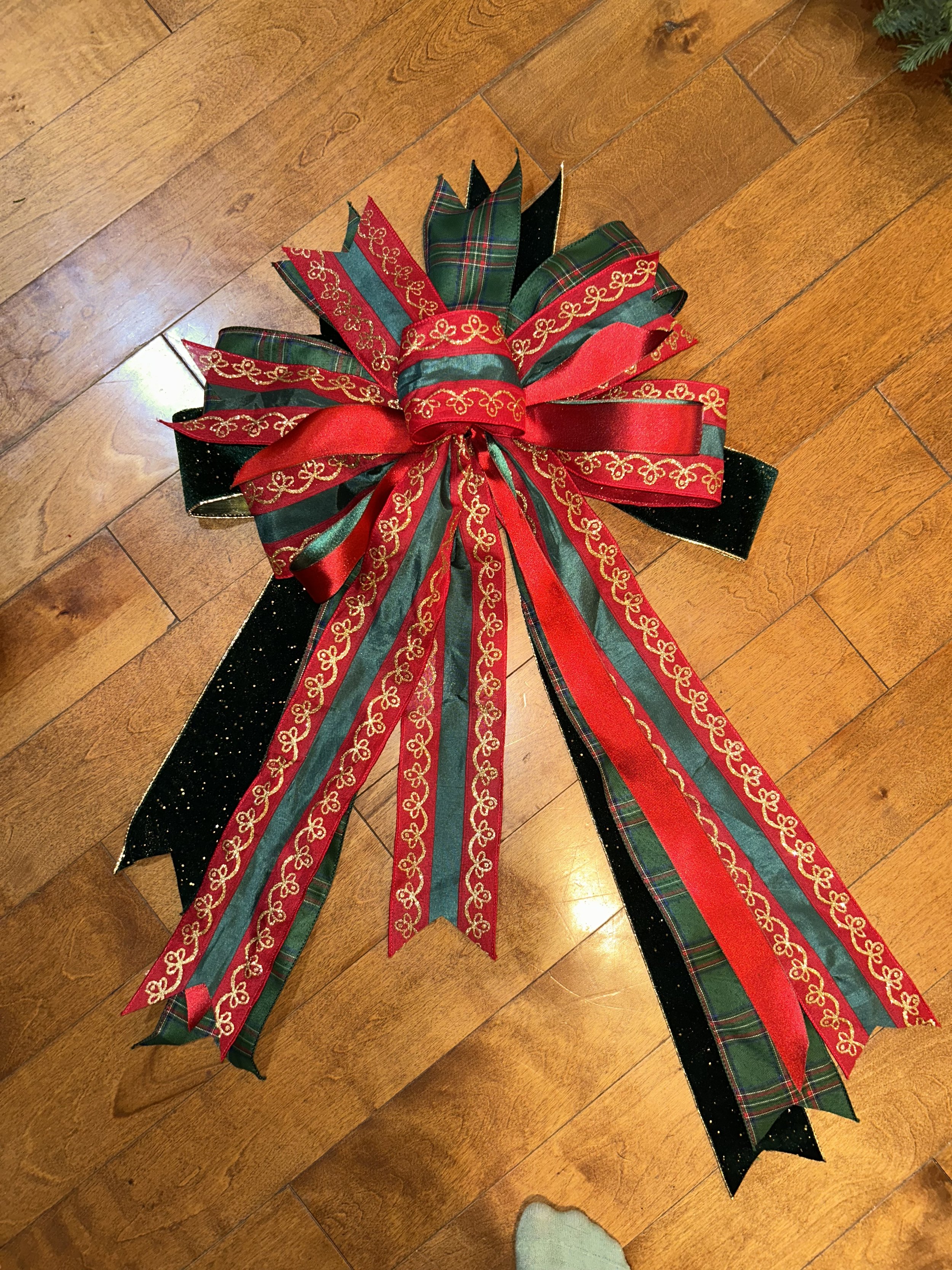 Giant 1.5ft x 3ft Premium Red and Green Christmas Bow