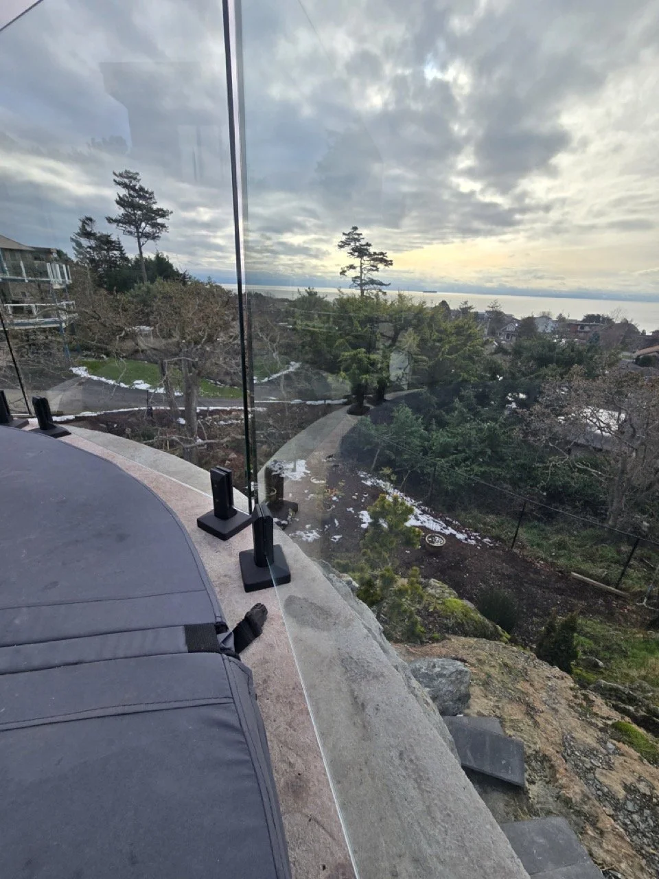 Crystal Glass Glass Railings Victoria BC118.jpeg