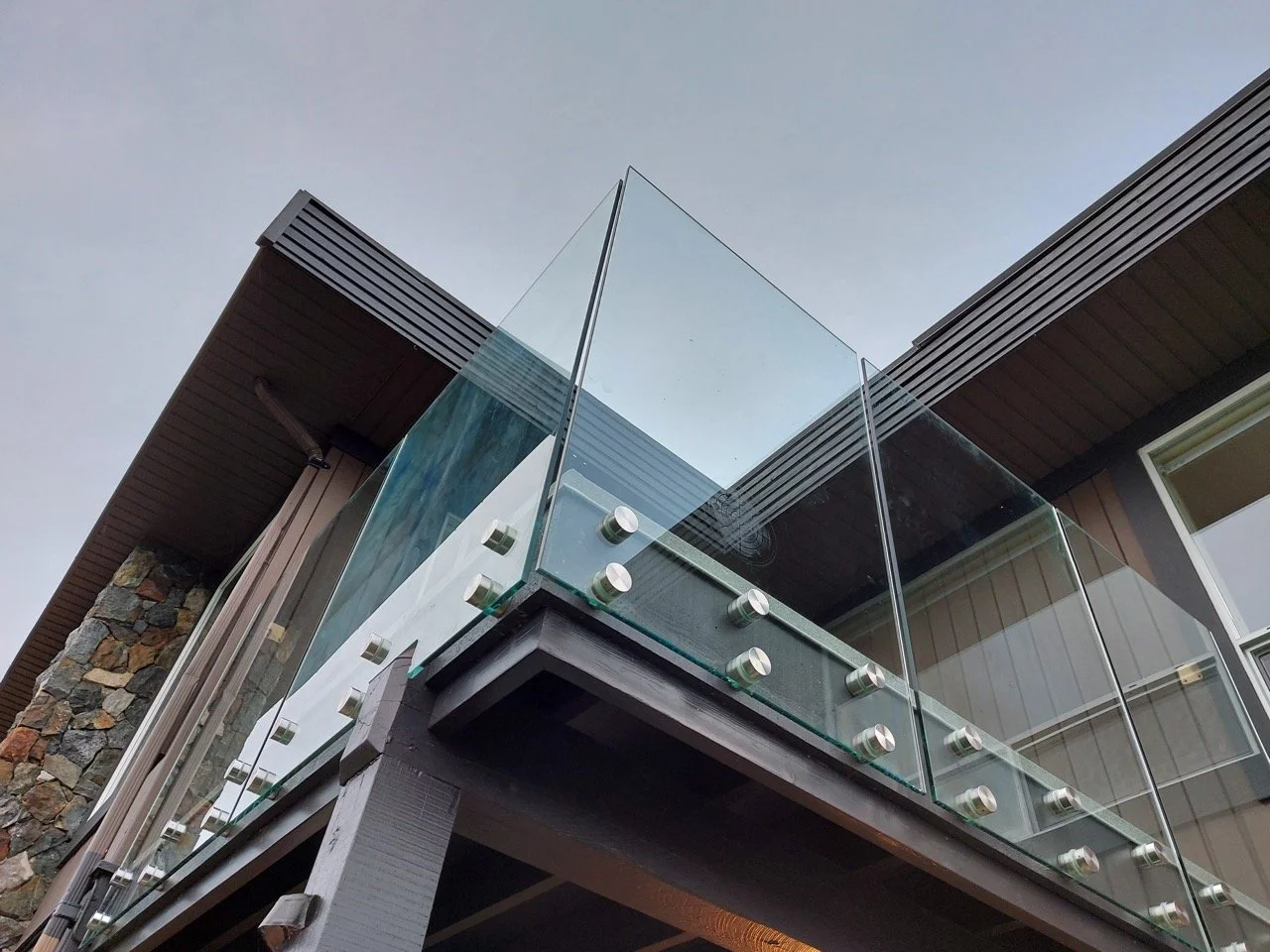 Crystal Glass Glass Railings Victoria BC47.jpeg