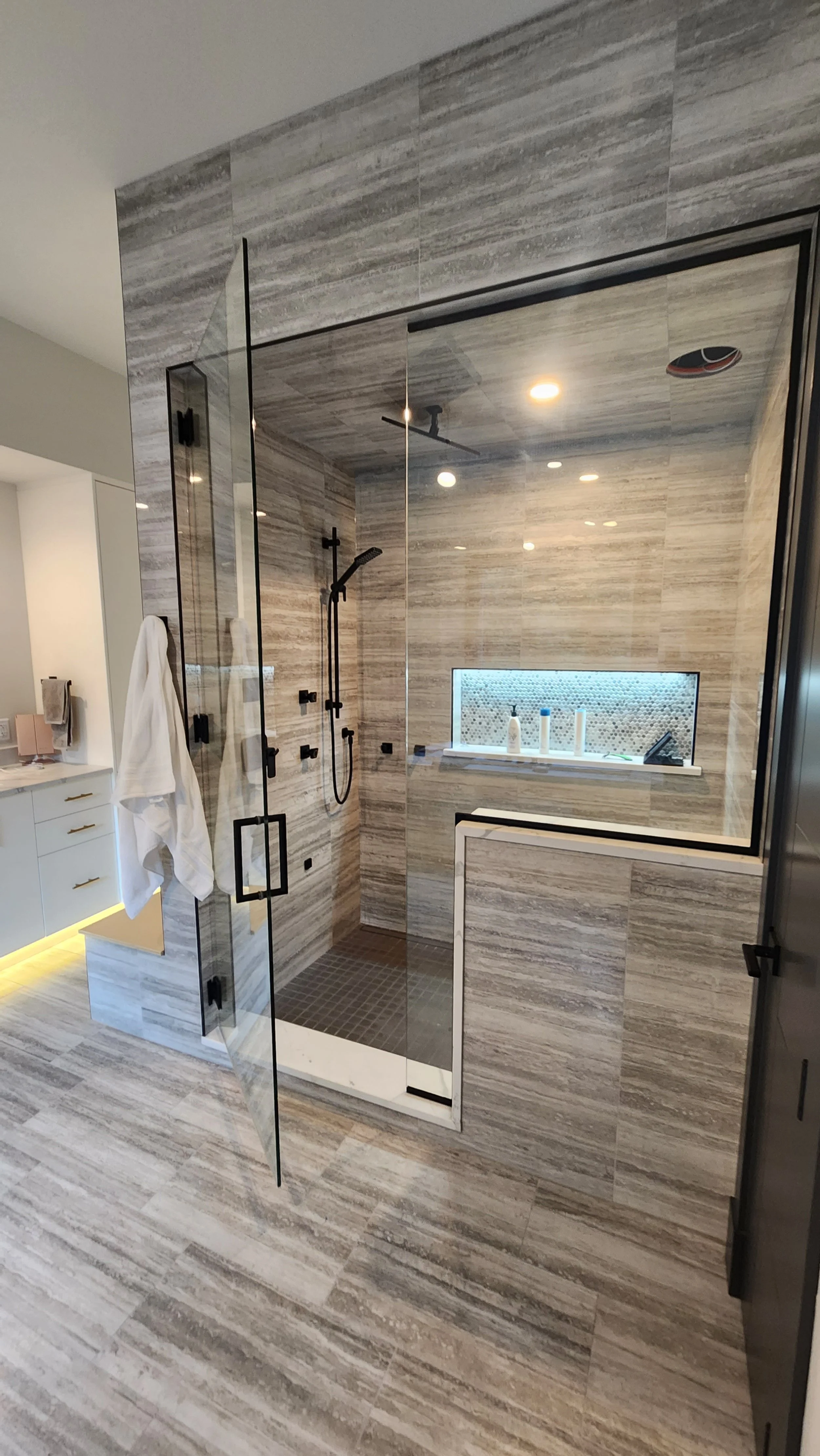 Crystal Glass Shower Enclosures Victoria BC139.jpg