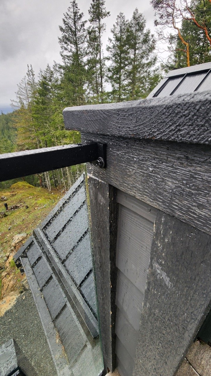 Crystal Glass Glass Railings Victoria BC98.jpeg