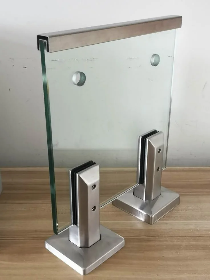 Crystal Glass Glass Railings Victoria BC127.jpg