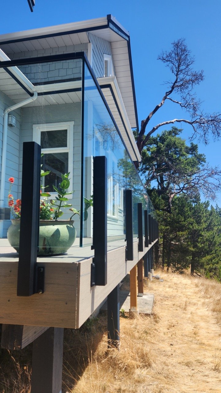 Crystal Glass Glass Railings Victoria BC84.jpeg