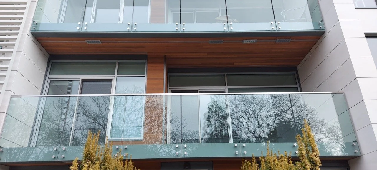 Crystal Glass Glass Railings Victoria BC53.jpeg