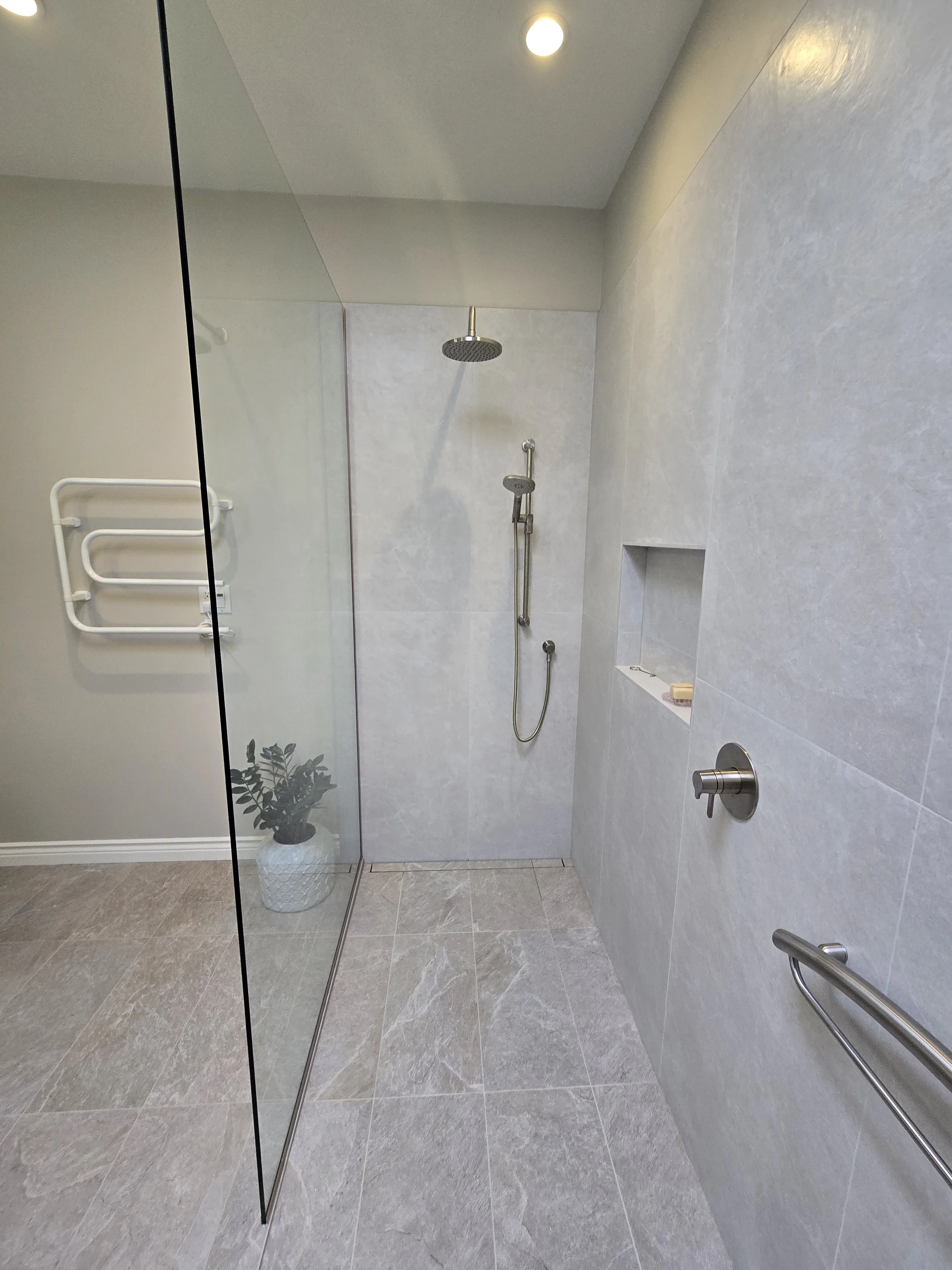 Crystal Glass Shower Enclosures Victoria BC230.jpg