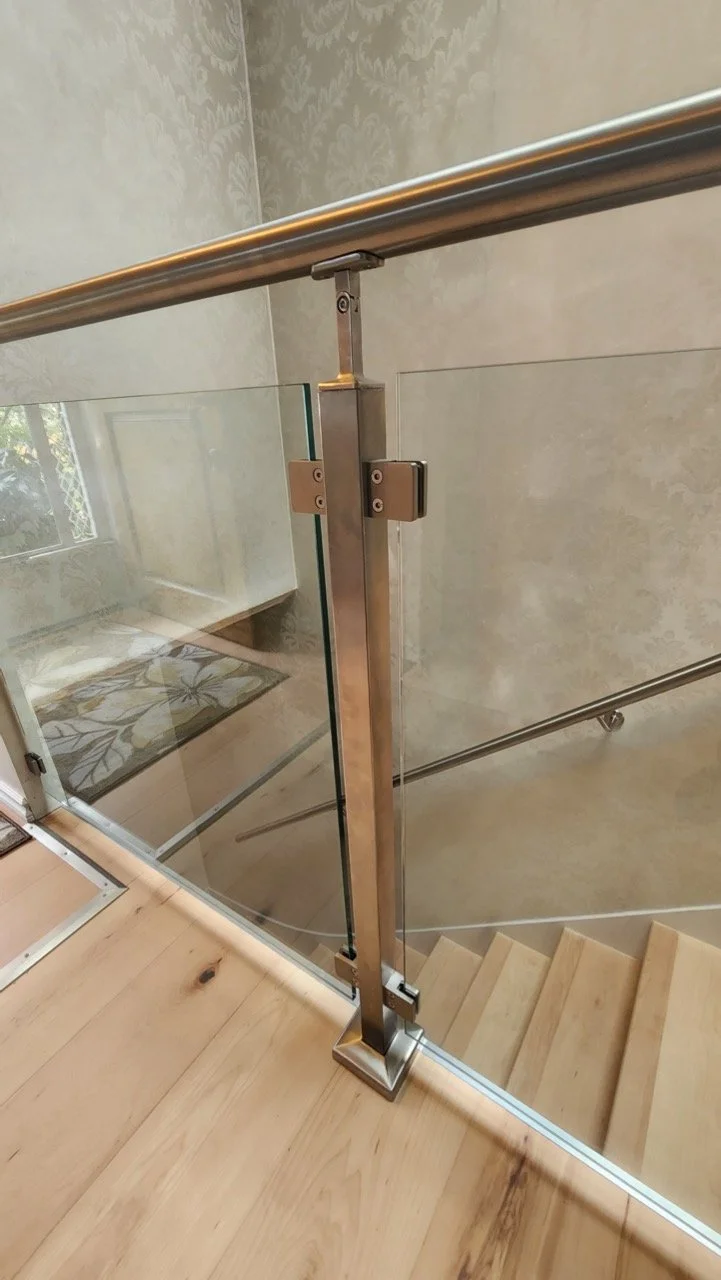 Crystal Glass Glass Railings Victoria BC91.jpeg