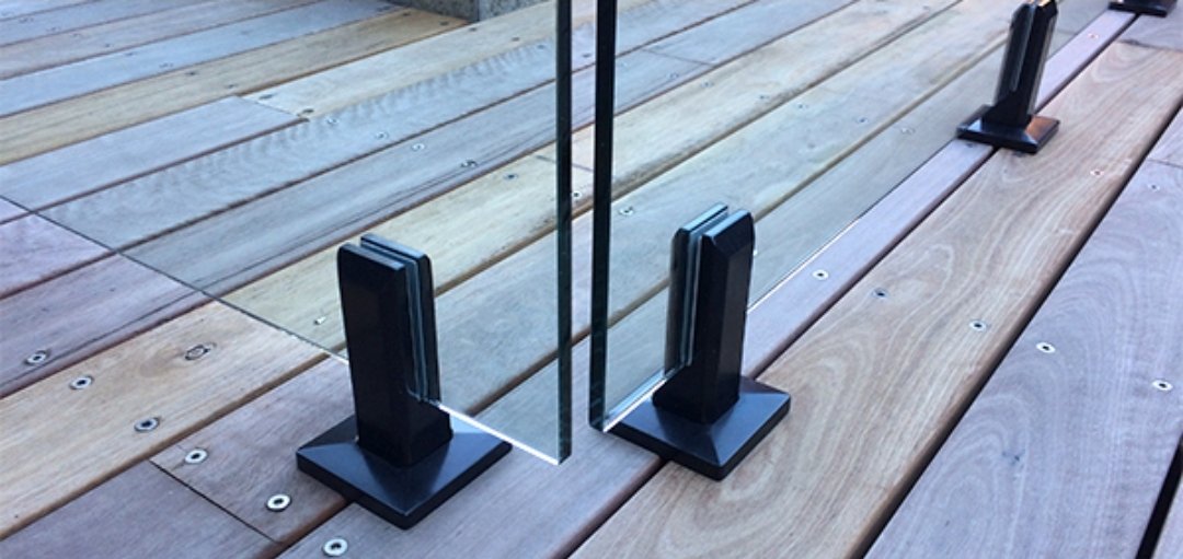 Crystal Glass Glass Railings Victoria BC136.jpg