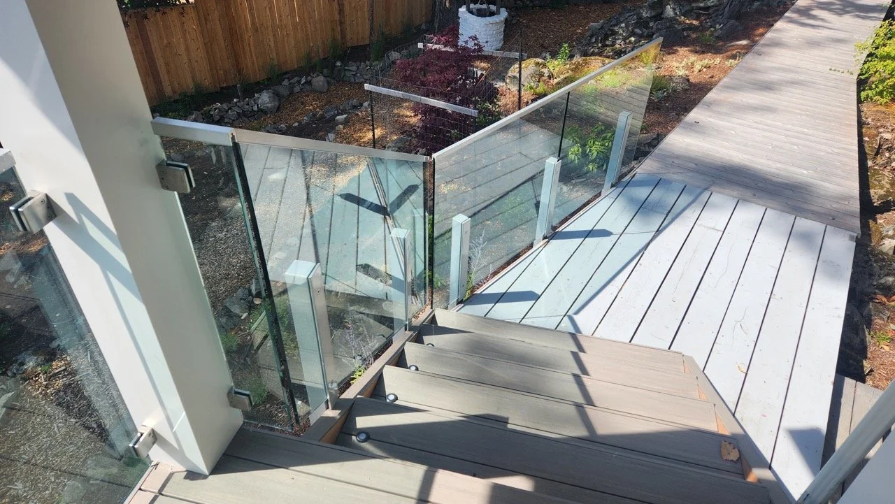 Crystal Glass Glass Railings Victoria BC88.jpeg