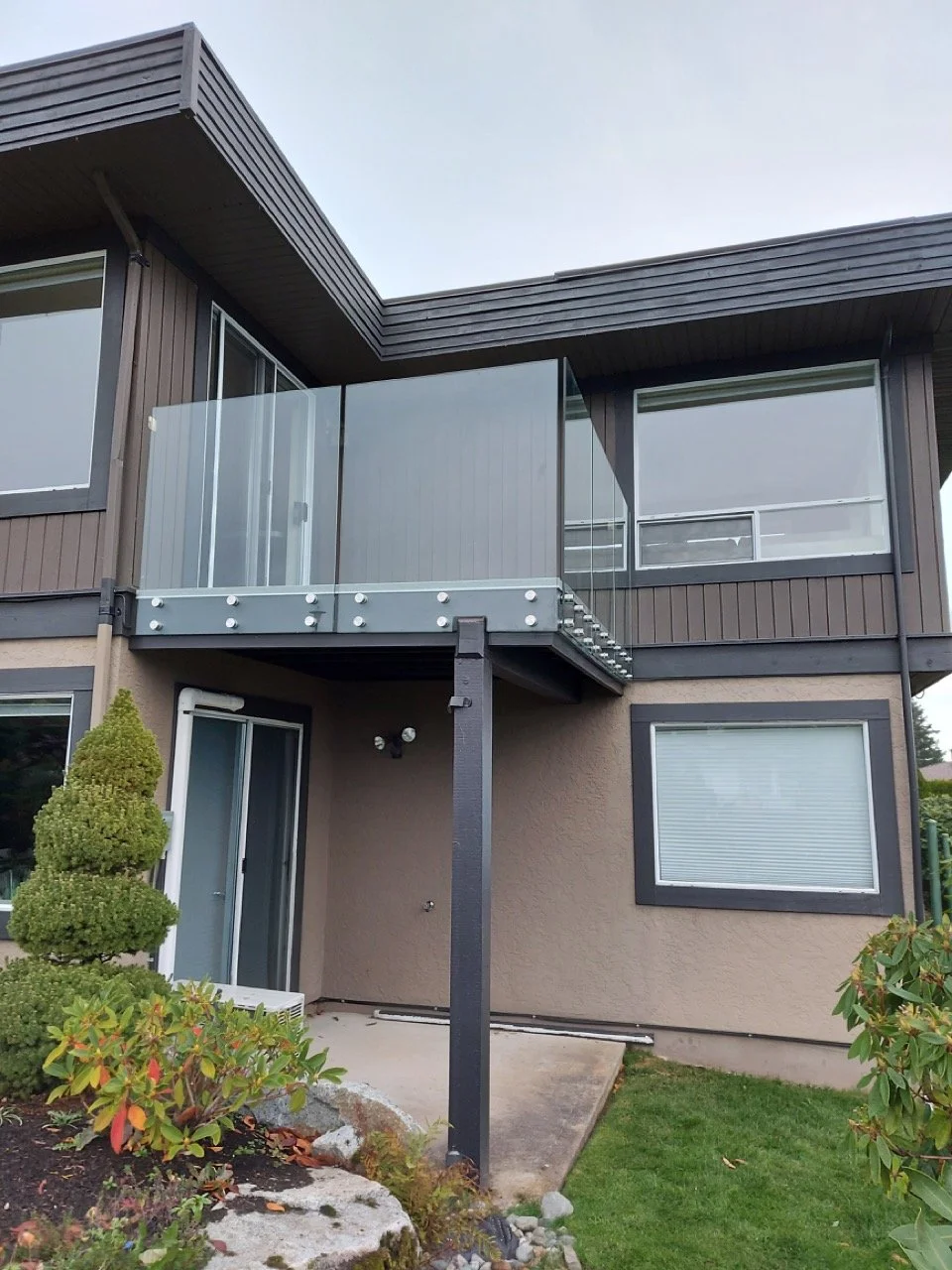 Crystal Glass Glass Railings Victoria BC44.jpeg