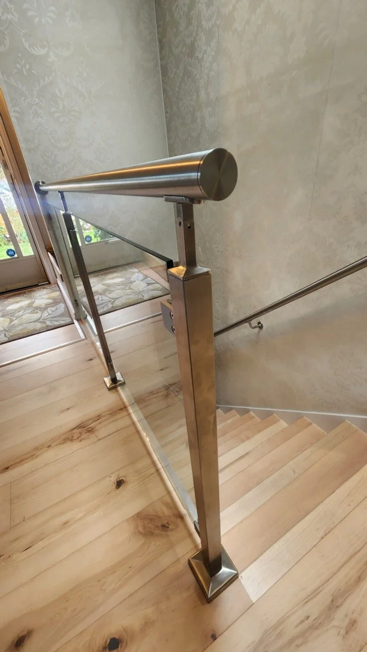 Crystal Glass Glass Railings Victoria BC92.jpeg