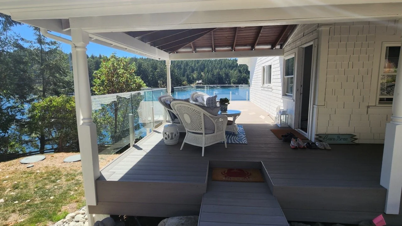 Crystal Glass Glass Railings Victoria BC68.jpeg