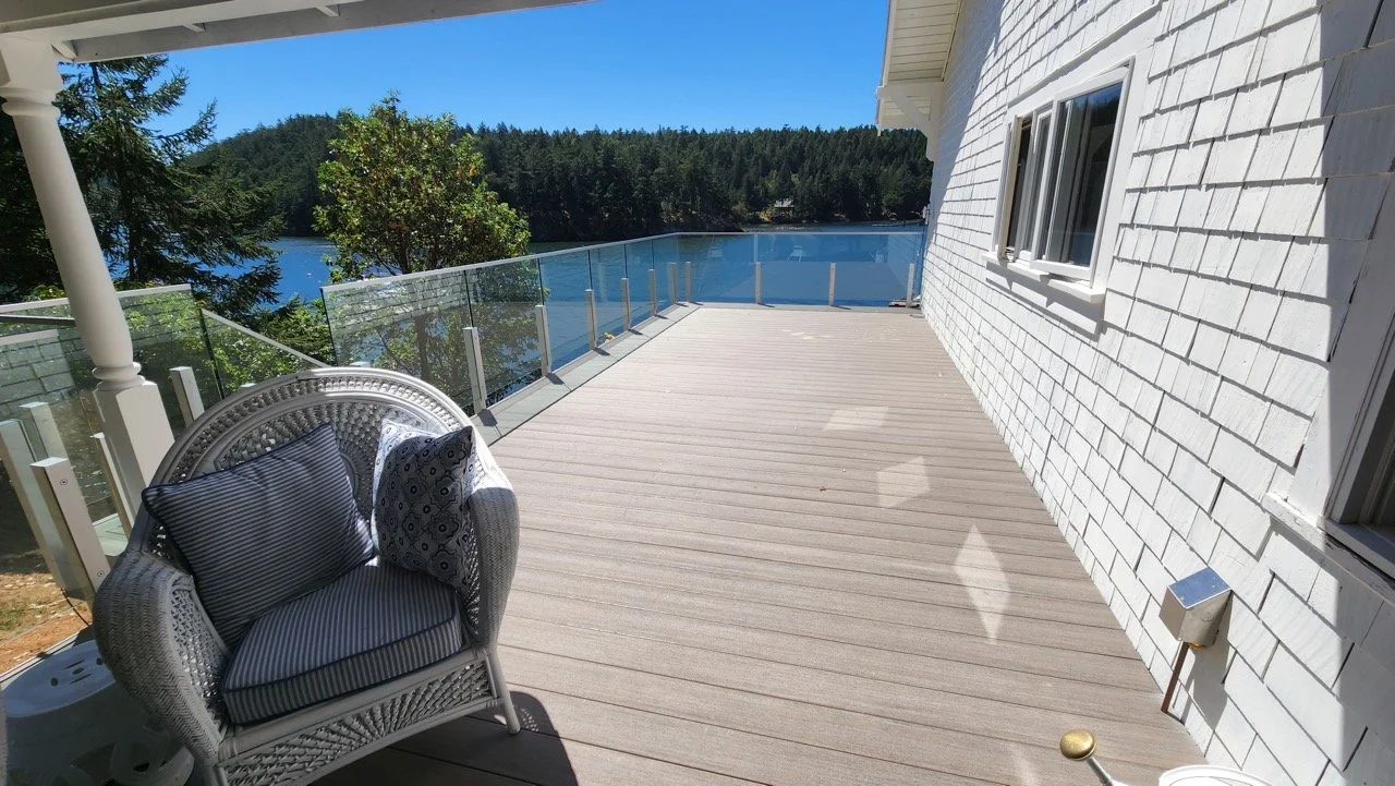 Crystal Glass Glass Railings Victoria BC69.jpeg