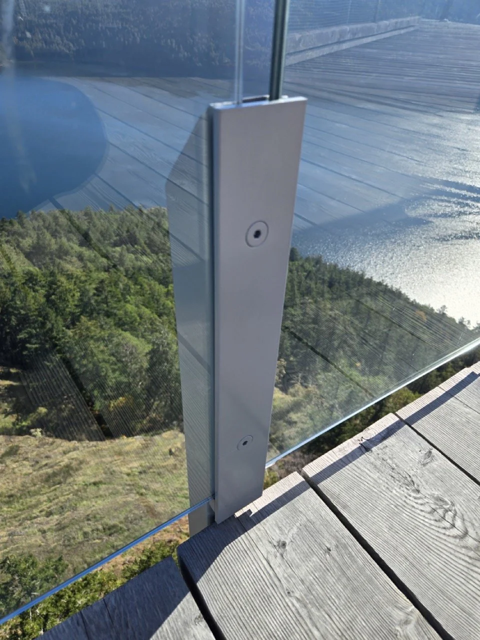 Crystal Glass Glass Railings Victoria BC116.jpeg