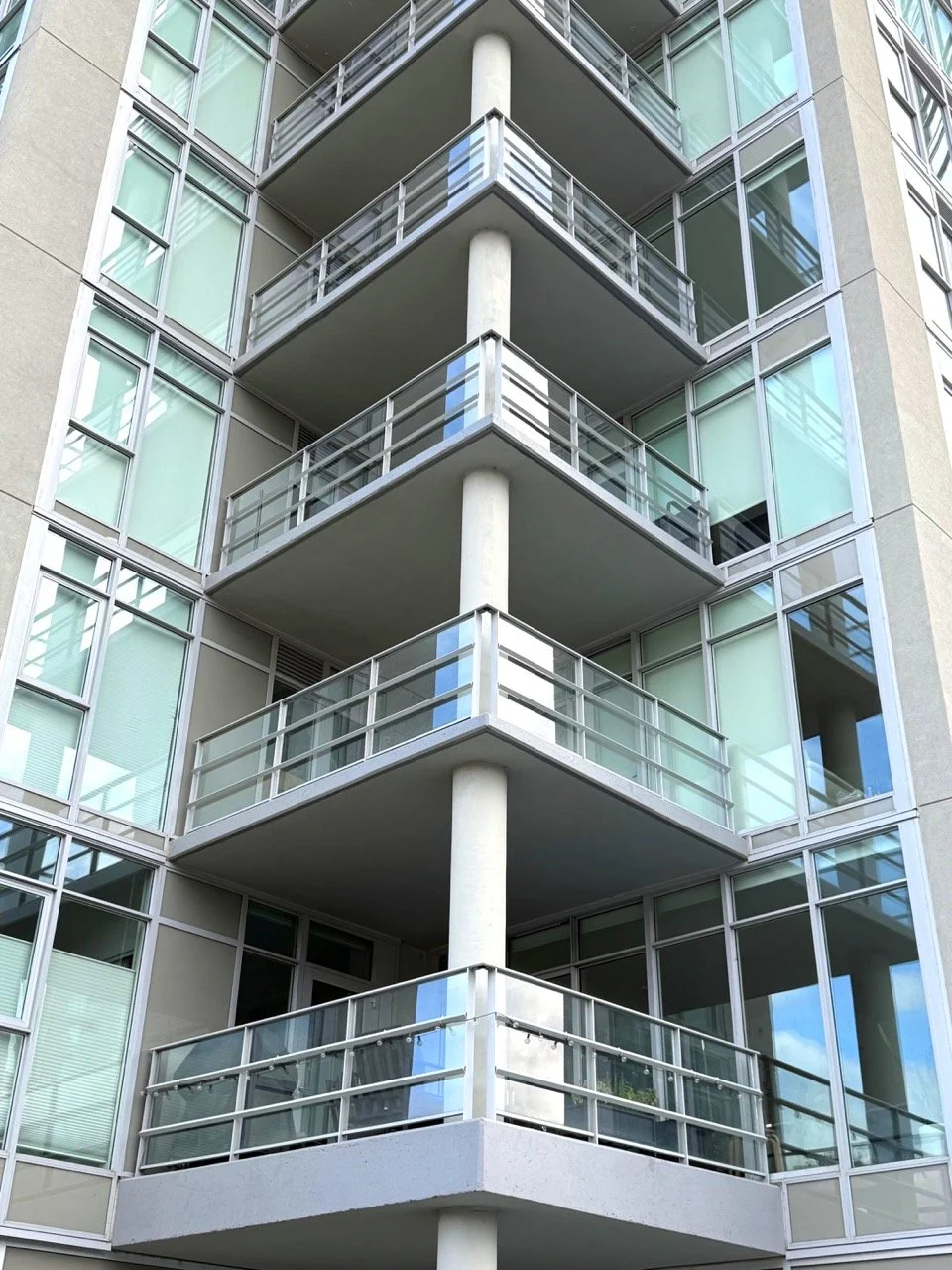 Crystal Glass Glass Railings Victoria BC128.jpeg