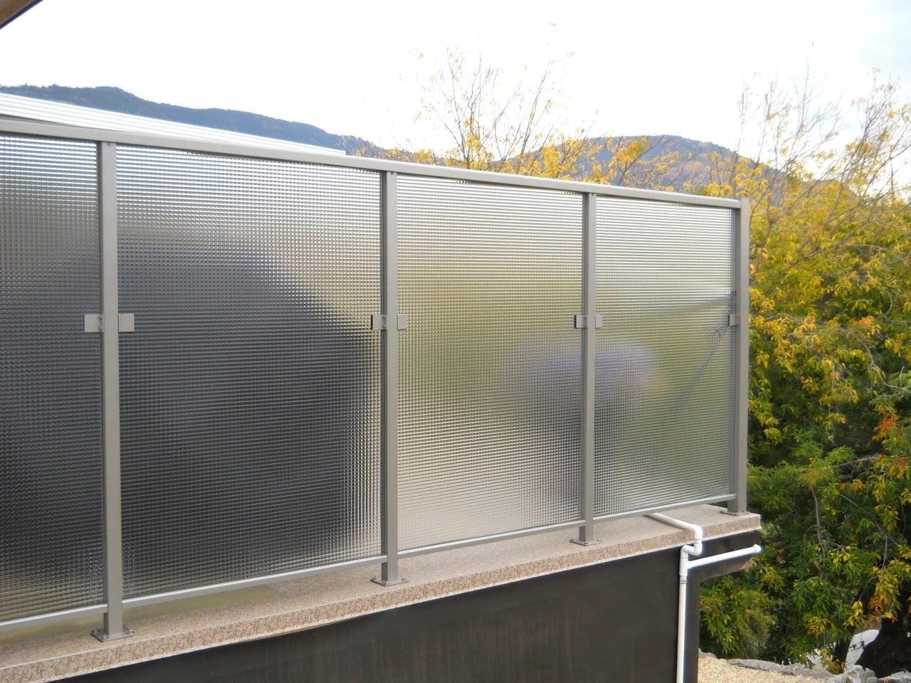 Crystal Glass Glass Railings Victoria BC4.jpeg