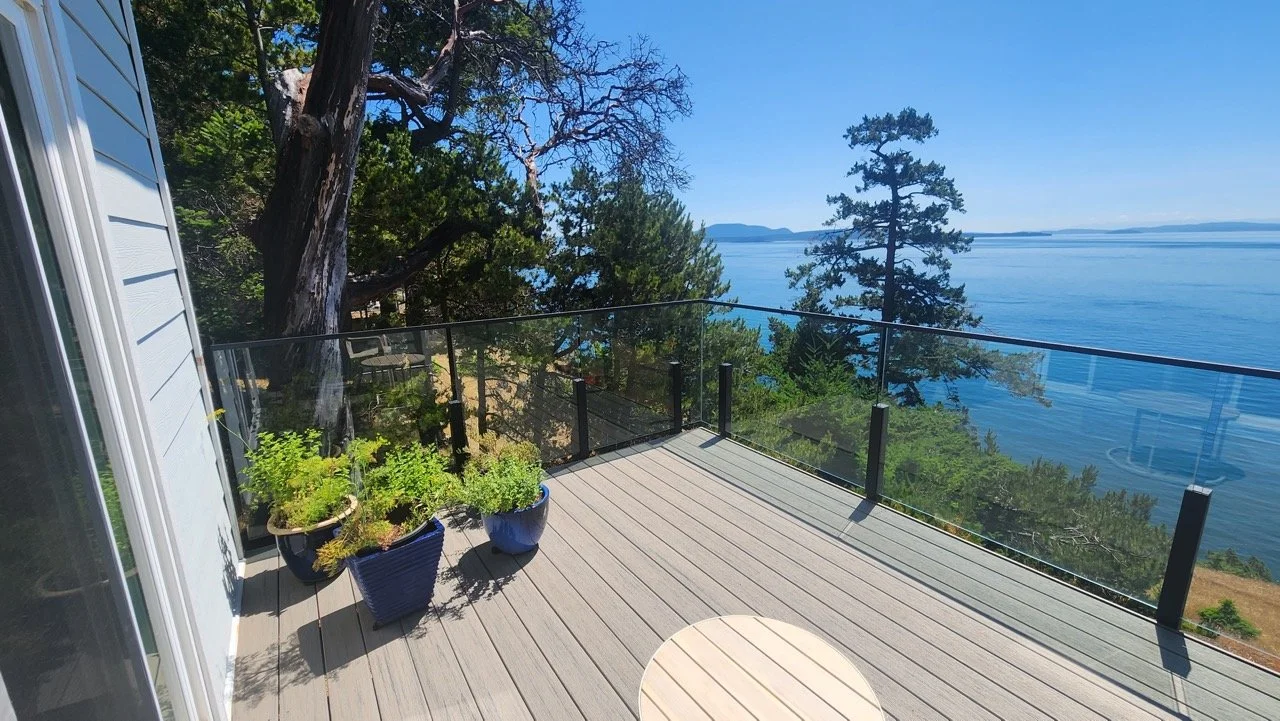 Crystal Glass Glass Railings Victoria BC81.jpeg