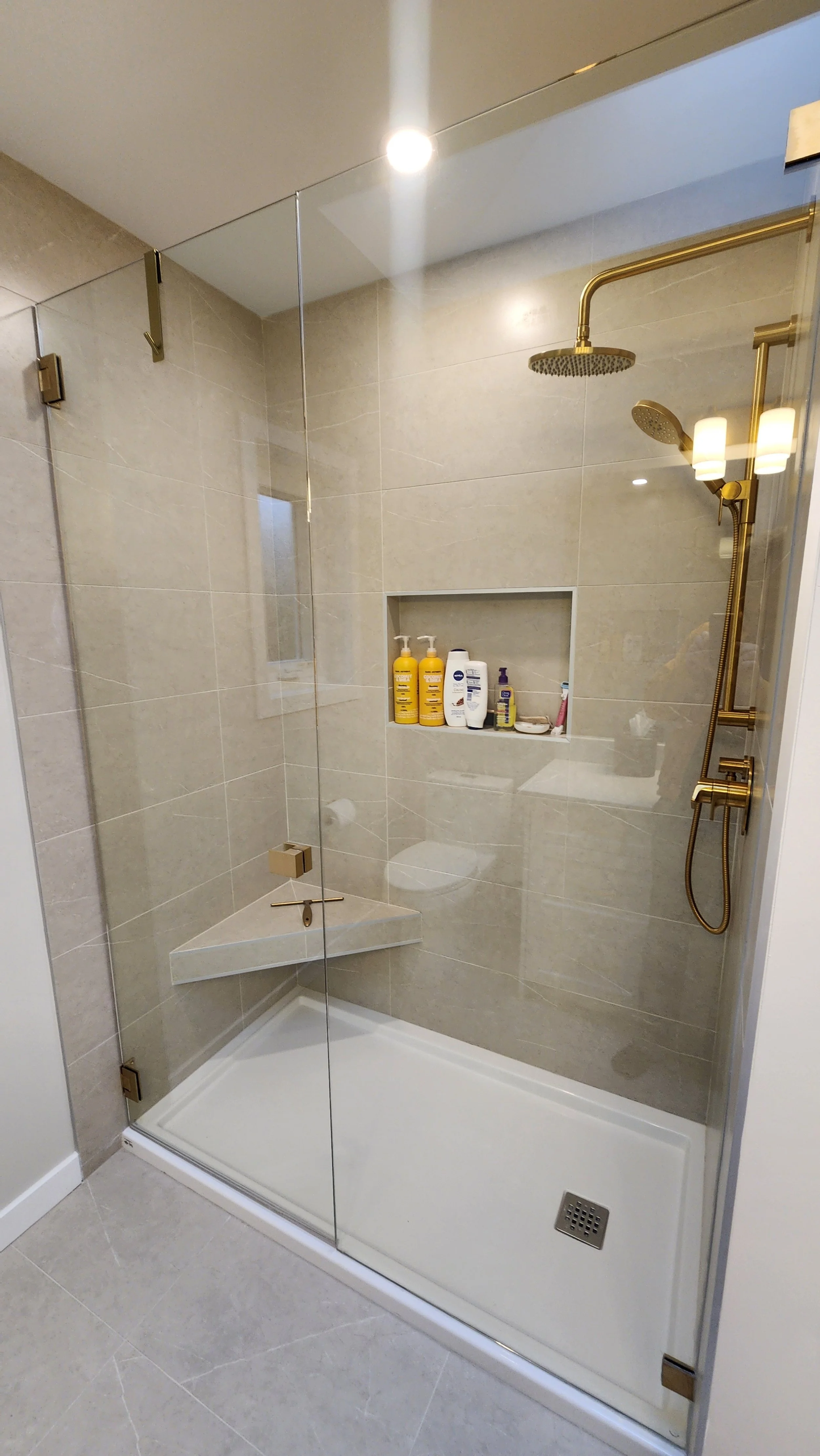 Crystal Glass Shower Enclosures Victoria BC154.jpg