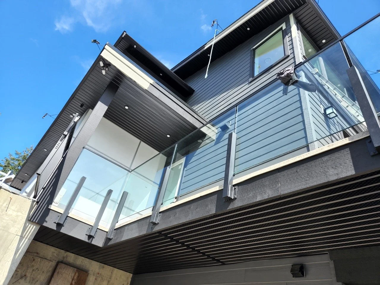 Crystal Glass Glass Railings Victoria BC56.jpeg